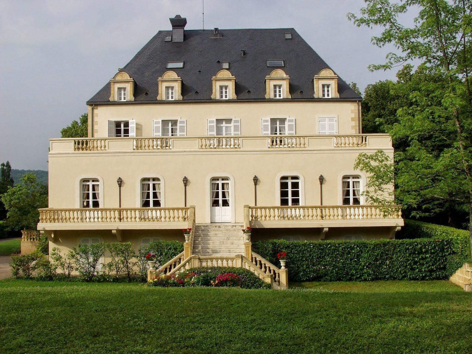 maison de luxe 48 Pièces en vente sur MONTIGNAC LASCAUX (24290)