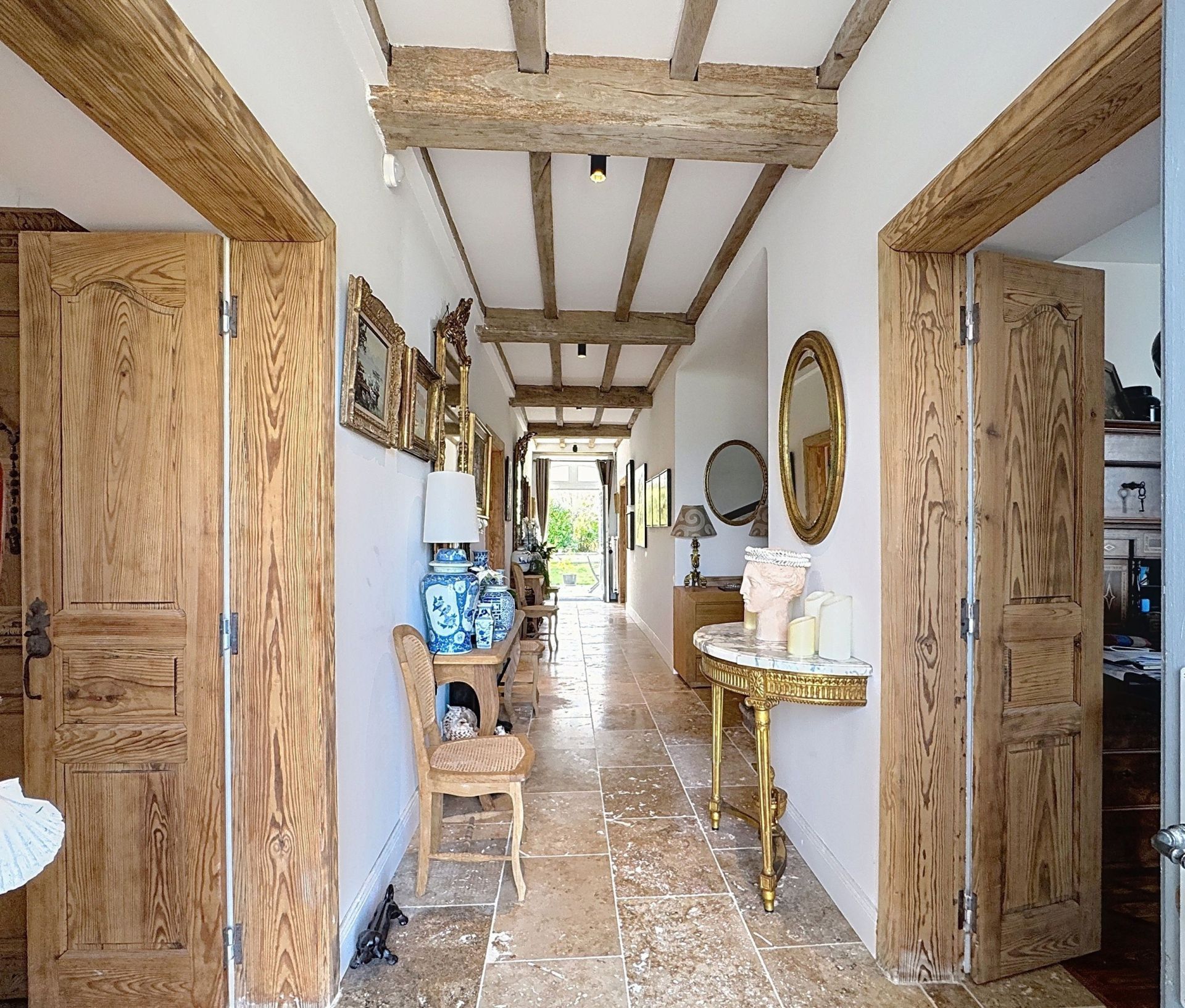 luxury house 11 Rooms for sale on GUICHE (64520)