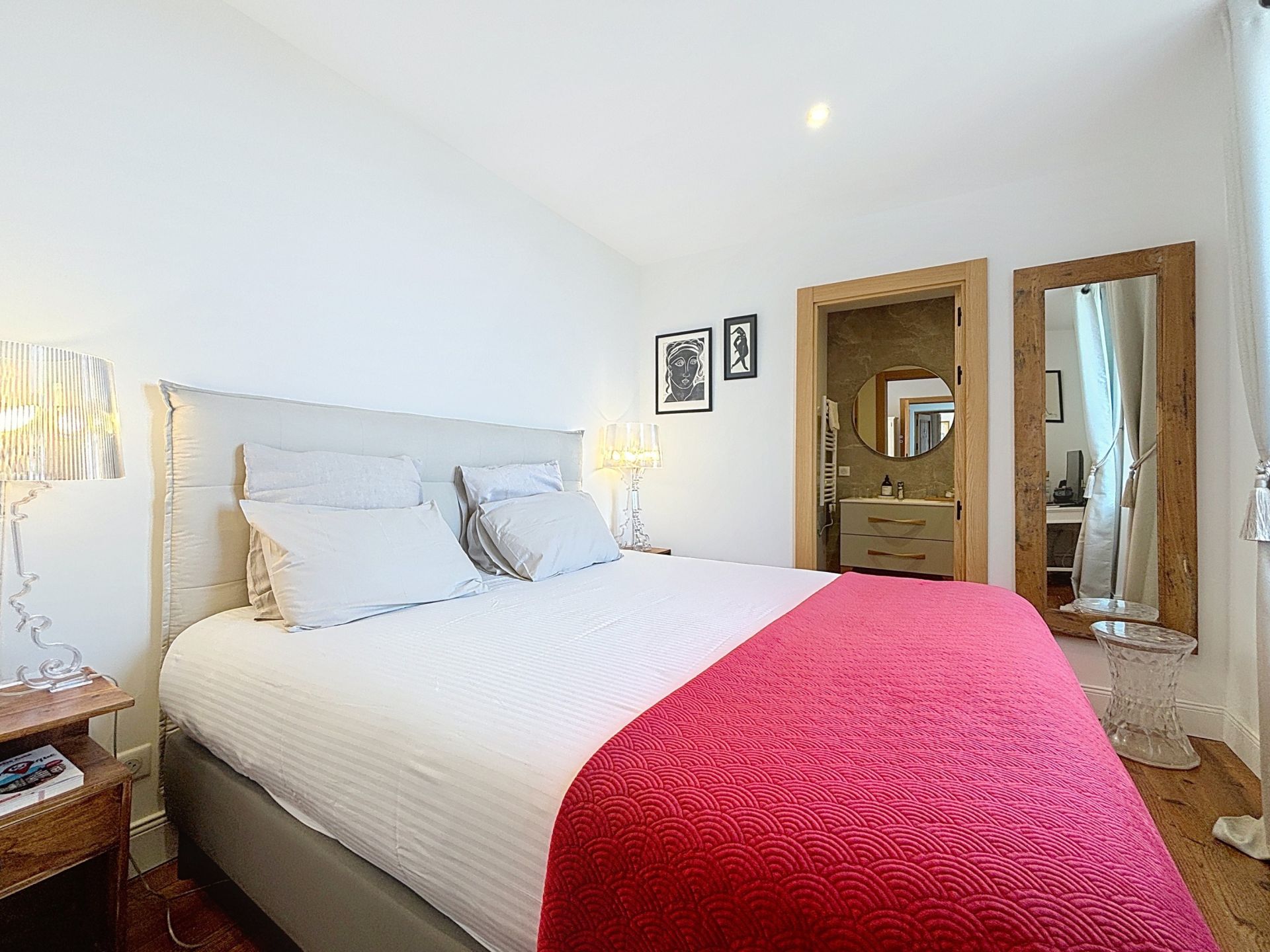 luxury house 11 Rooms for sale on GUICHE (64520)