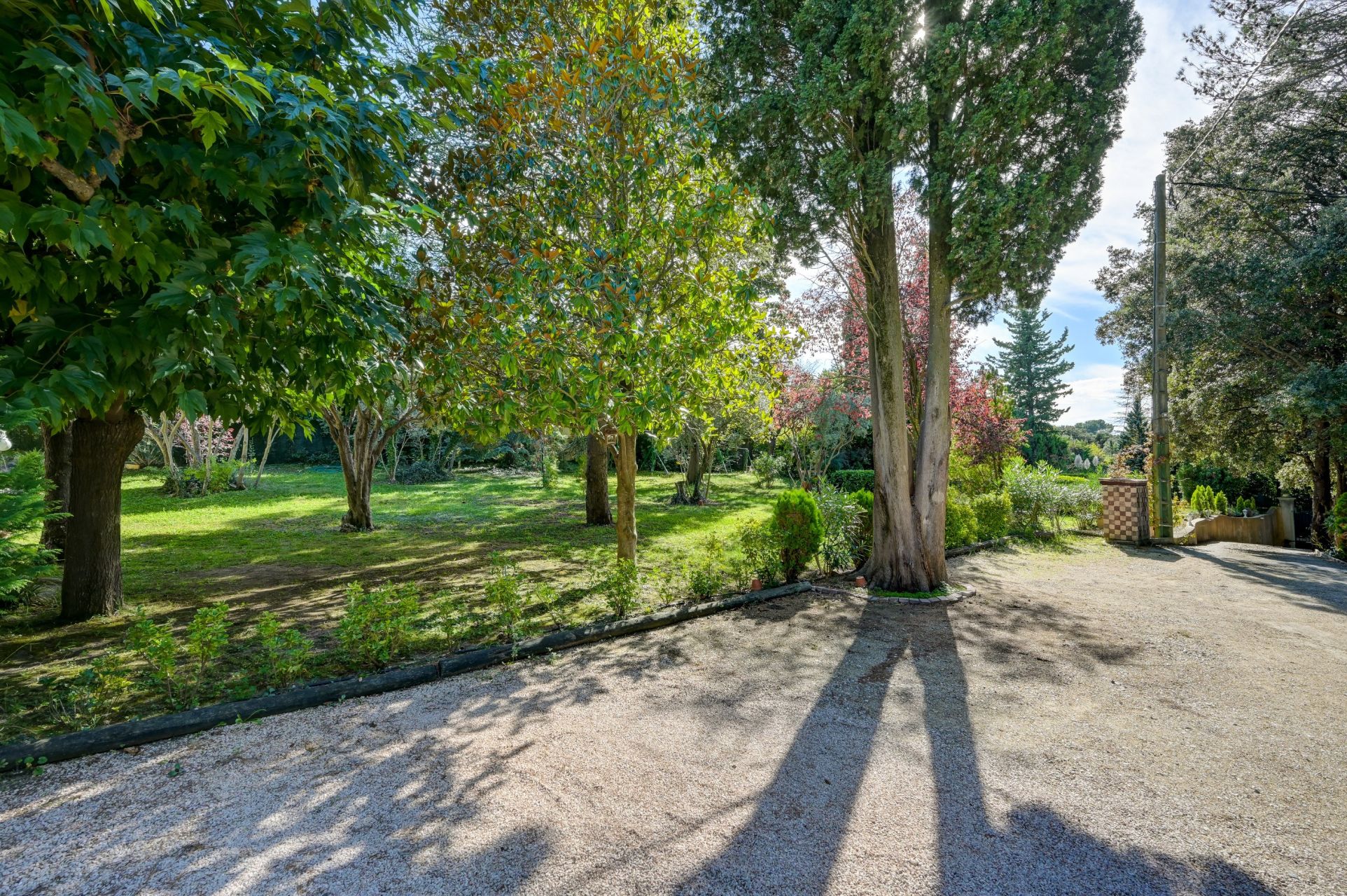 luxury house 5 Rooms for sale on AIX EN PROVENCE (13100)