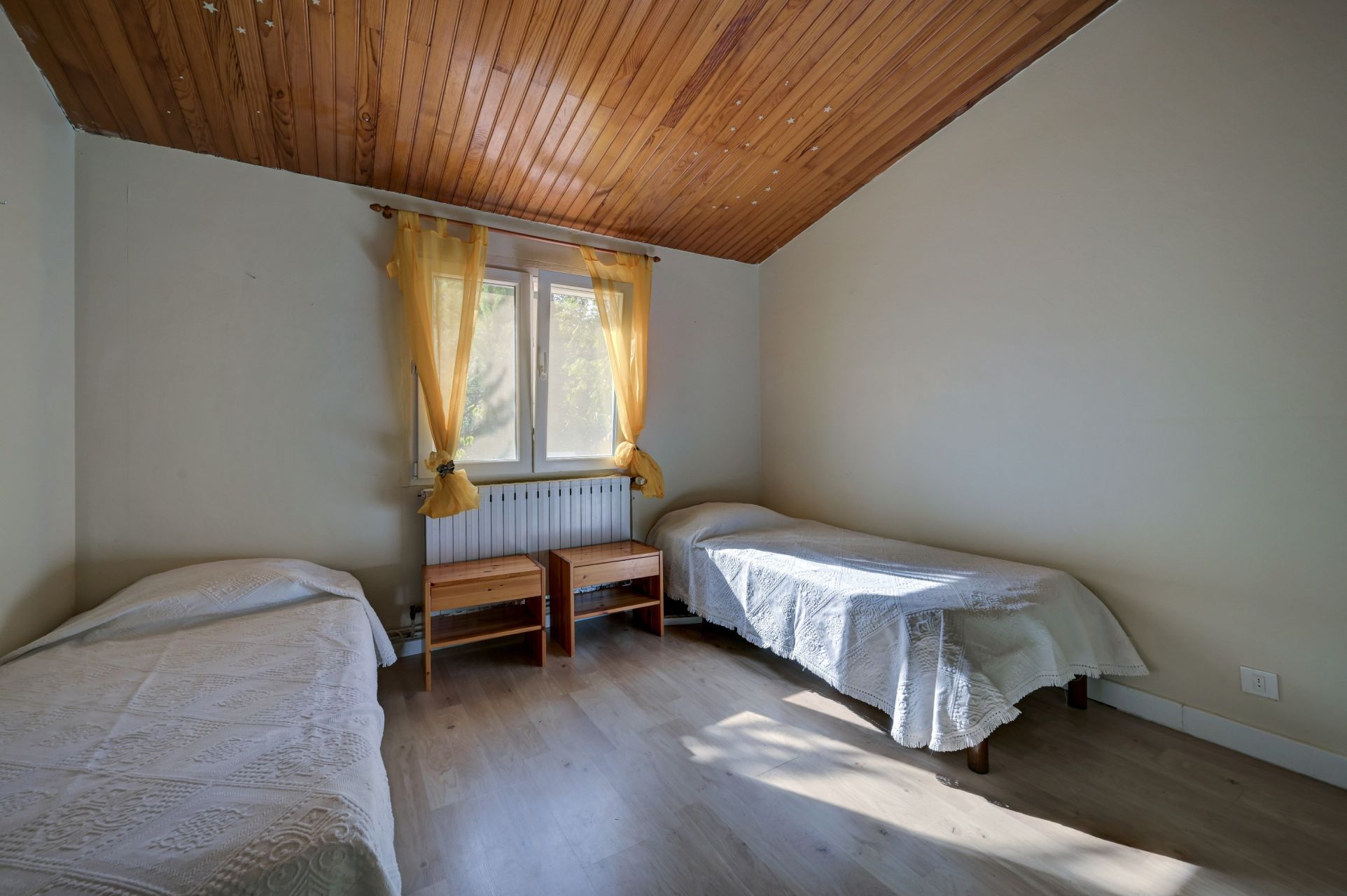 luxury house 5 Rooms for sale on AIX EN PROVENCE (13100)