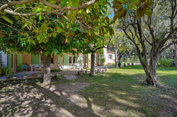 Vente Maison de luxe Aix-en-Provence 5&nbsp;Pièces 220&nbsp;m²