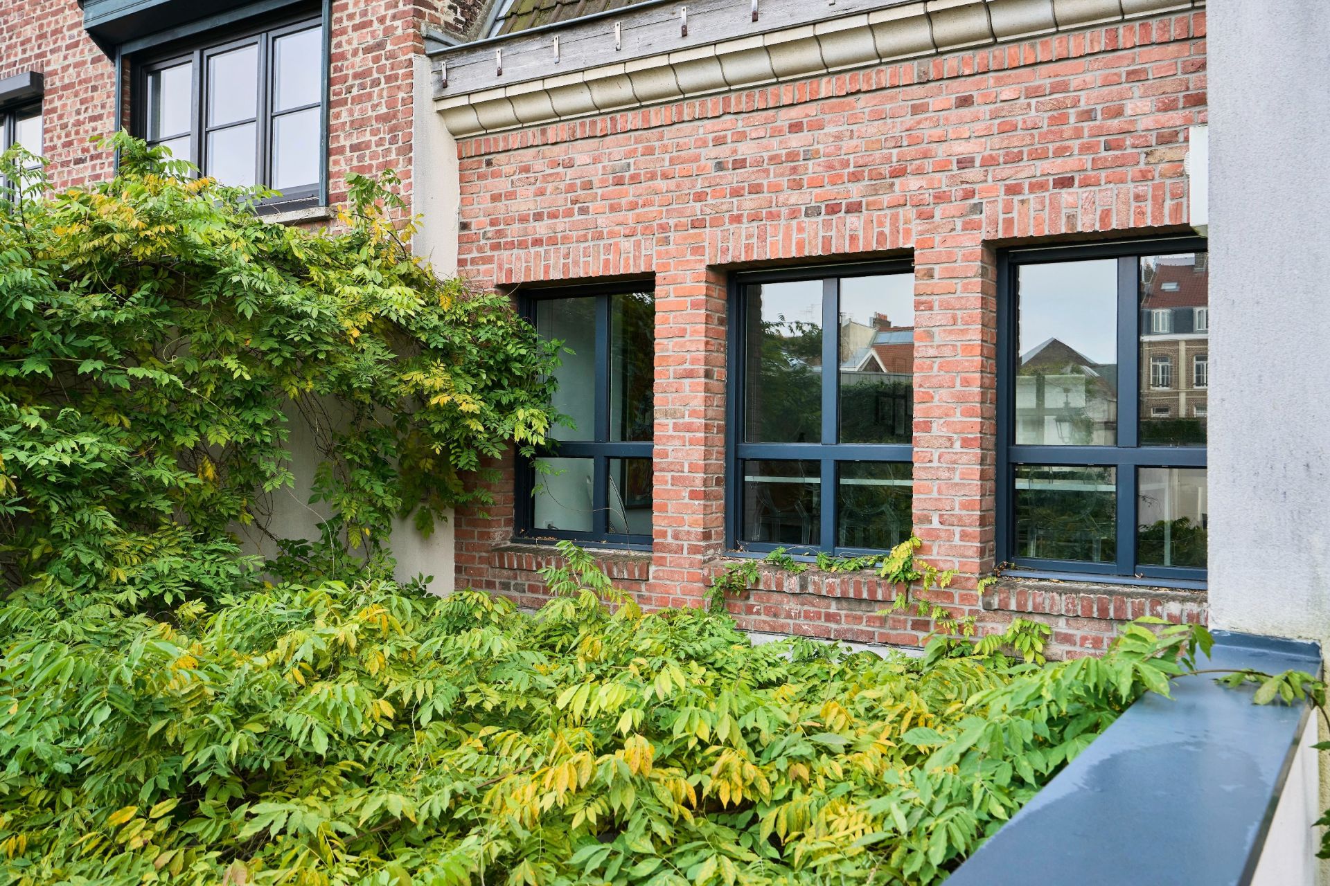 luxury apartment 5 Rooms for sale on LILLE (59800)