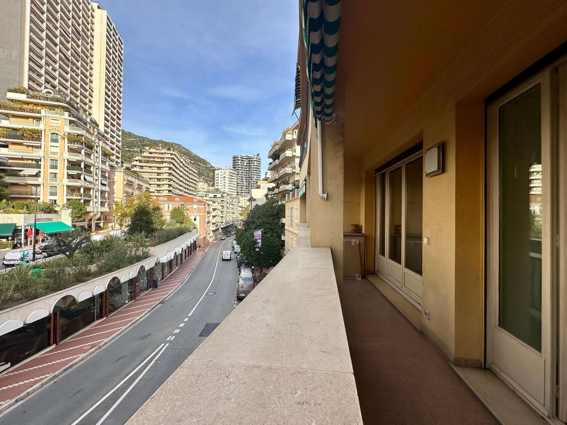 luxury apartment 3 Rooms for sale on MONACO (98000)