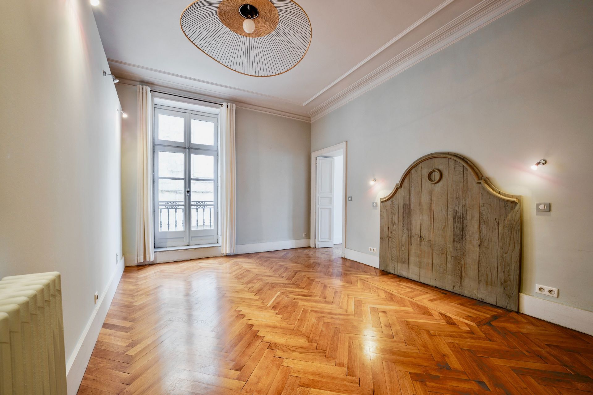 luxury apartment 6 Rooms for sale on MONTPELLIER (34000)