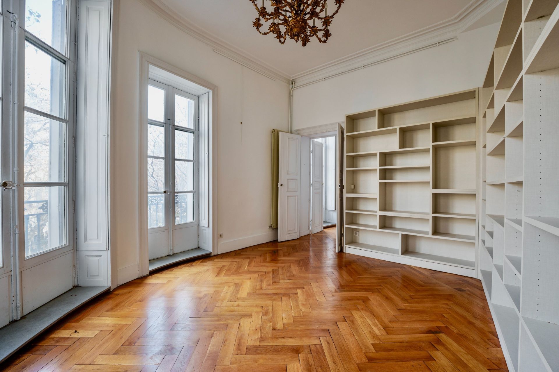 luxury apartment 6 Rooms for sale on MONTPELLIER (34000)