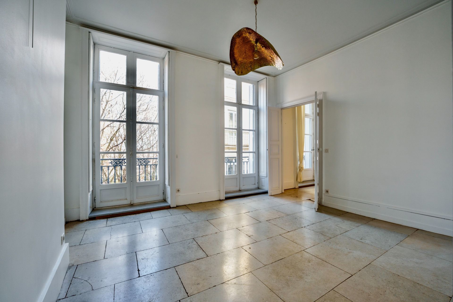luxury apartment 6 Rooms for sale on MONTPELLIER (34000)