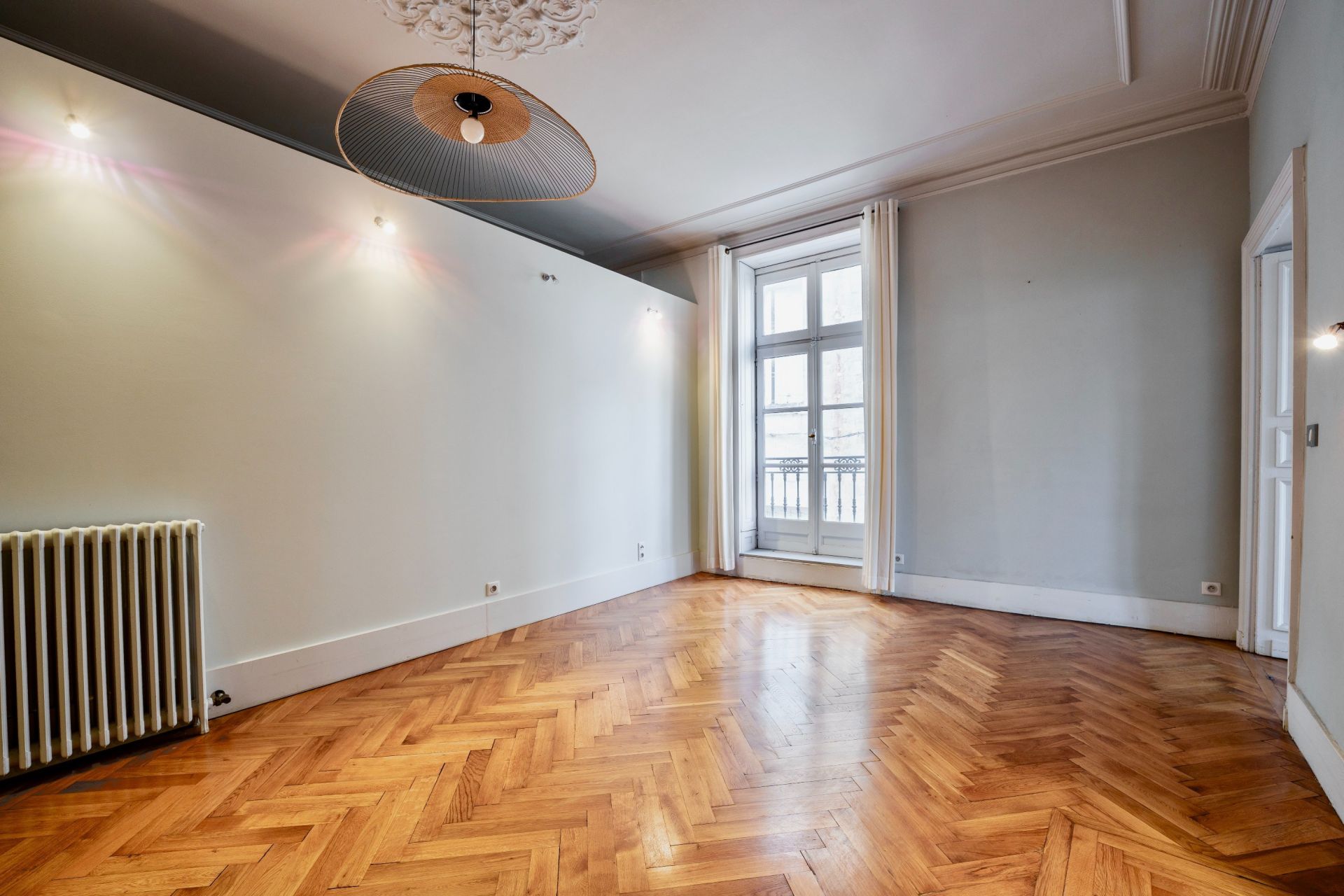 luxury apartment 6 Rooms for sale on MONTPELLIER (34000)