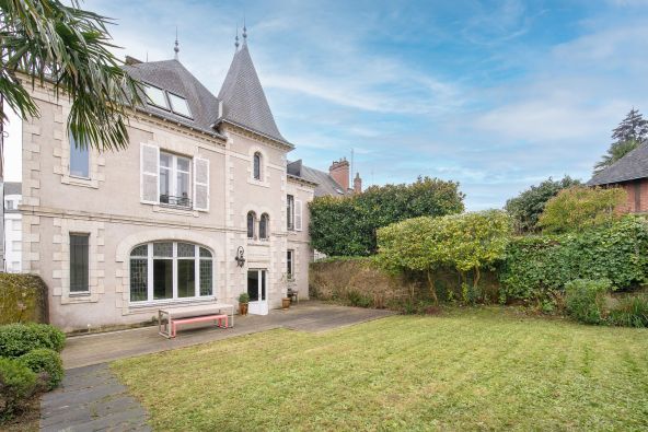 Vente Hôtel particulier Nantes 6&nbsp;Pièces 260&nbsp;m²