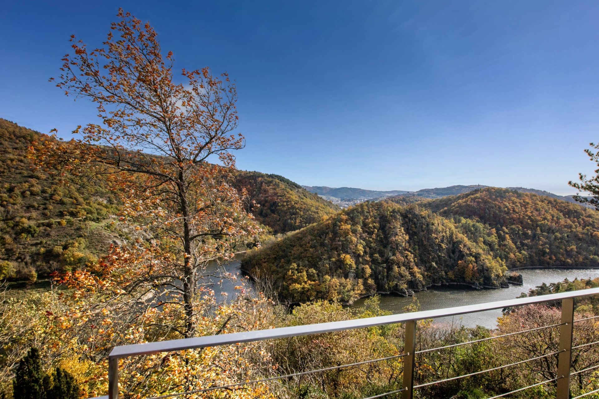 architect's house 8 Rooms for sale on CALOIRE (42240)