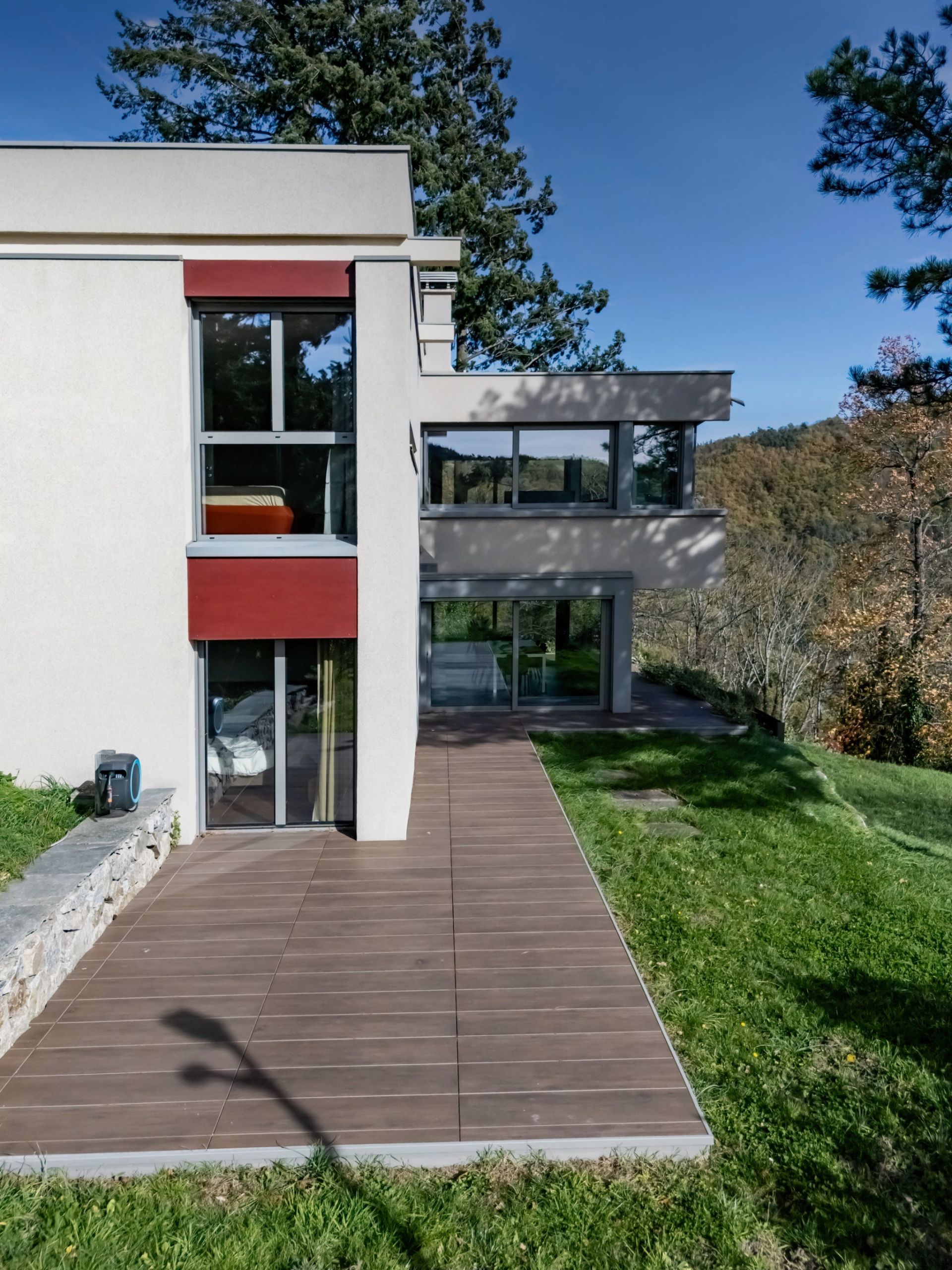 architect's house 8 Rooms for sale on CALOIRE (42240)