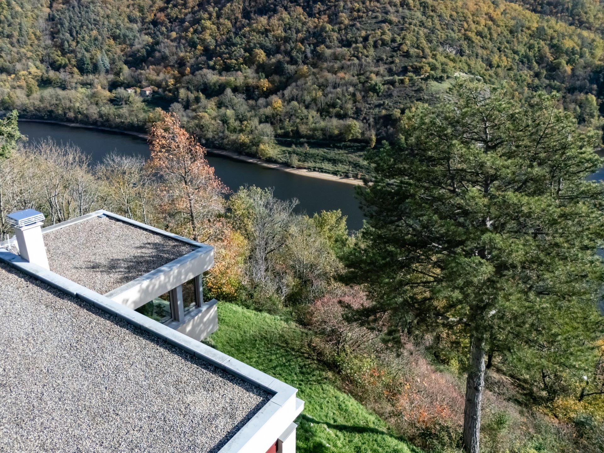 architect's house 8 Rooms for sale on CALOIRE (42240)