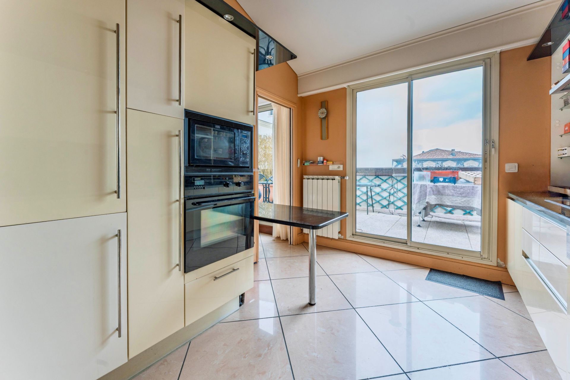 luxury apartment 4 Rooms for sale on MONTPELLIER (34000)