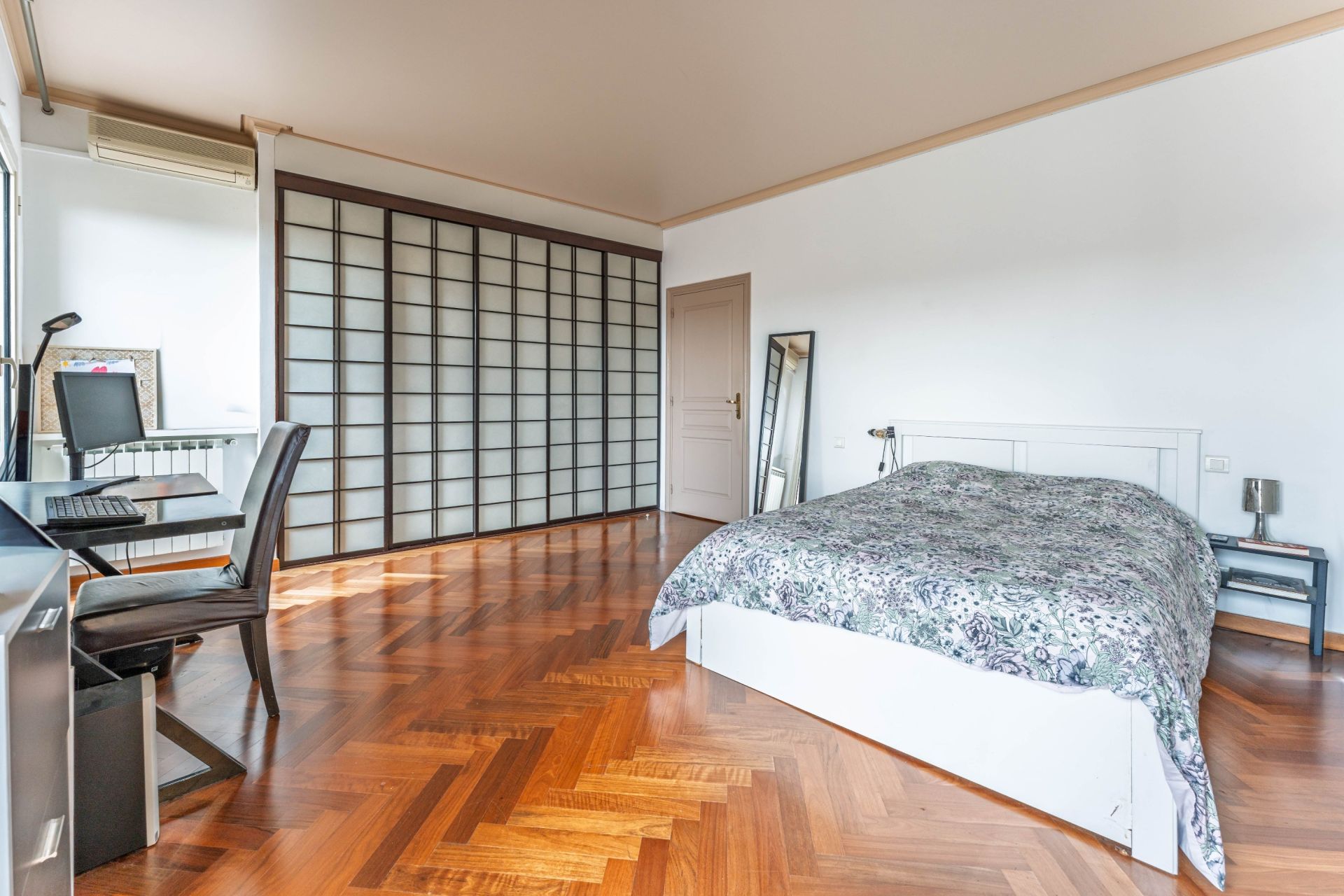 luxury apartment 4 Rooms for sale on MONTPELLIER (34000)