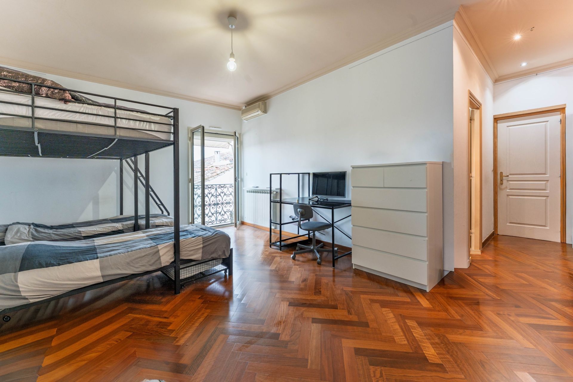 luxury apartment 4 Rooms for sale on MONTPELLIER (34000)