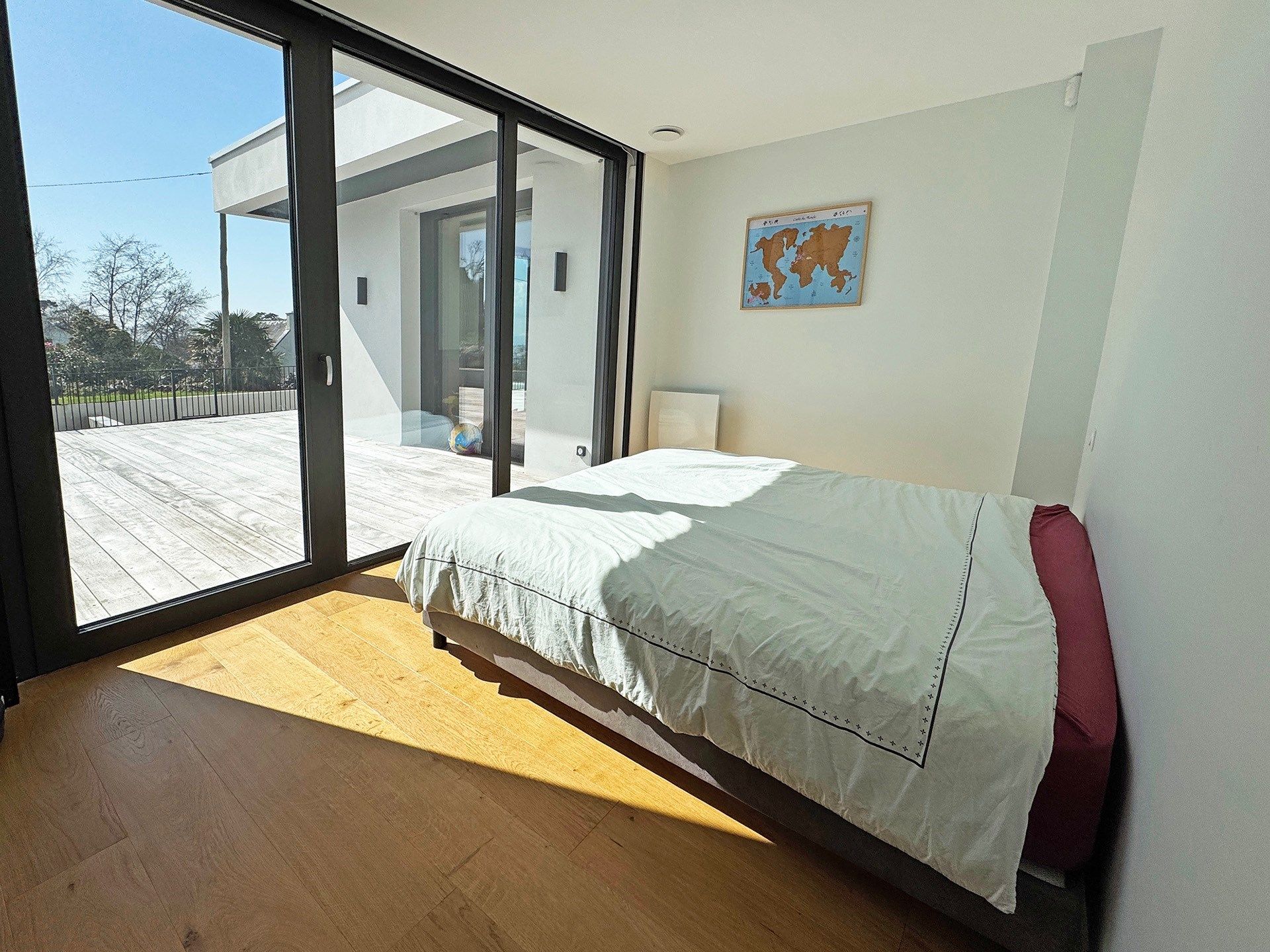 luxury house 9 Rooms for sale on PLOUGASTEL DAOULAS (29470)