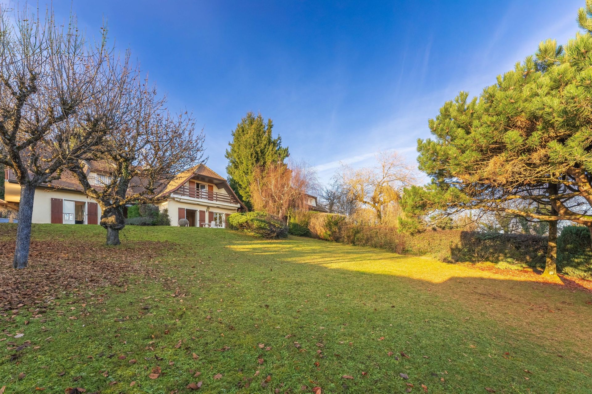 maison de luxe 8 Pièces en vente sur DIVONNE LES BAINS (01220)