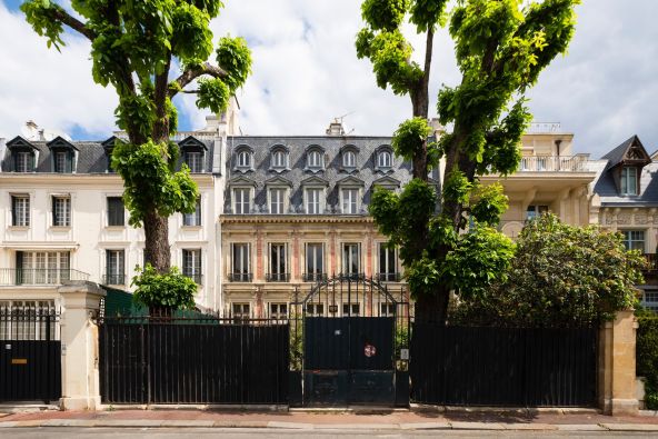 Sale Mansion (hôtel particulier) Paris 16 11&nbsp;Rooms 672&nbsp;m²
