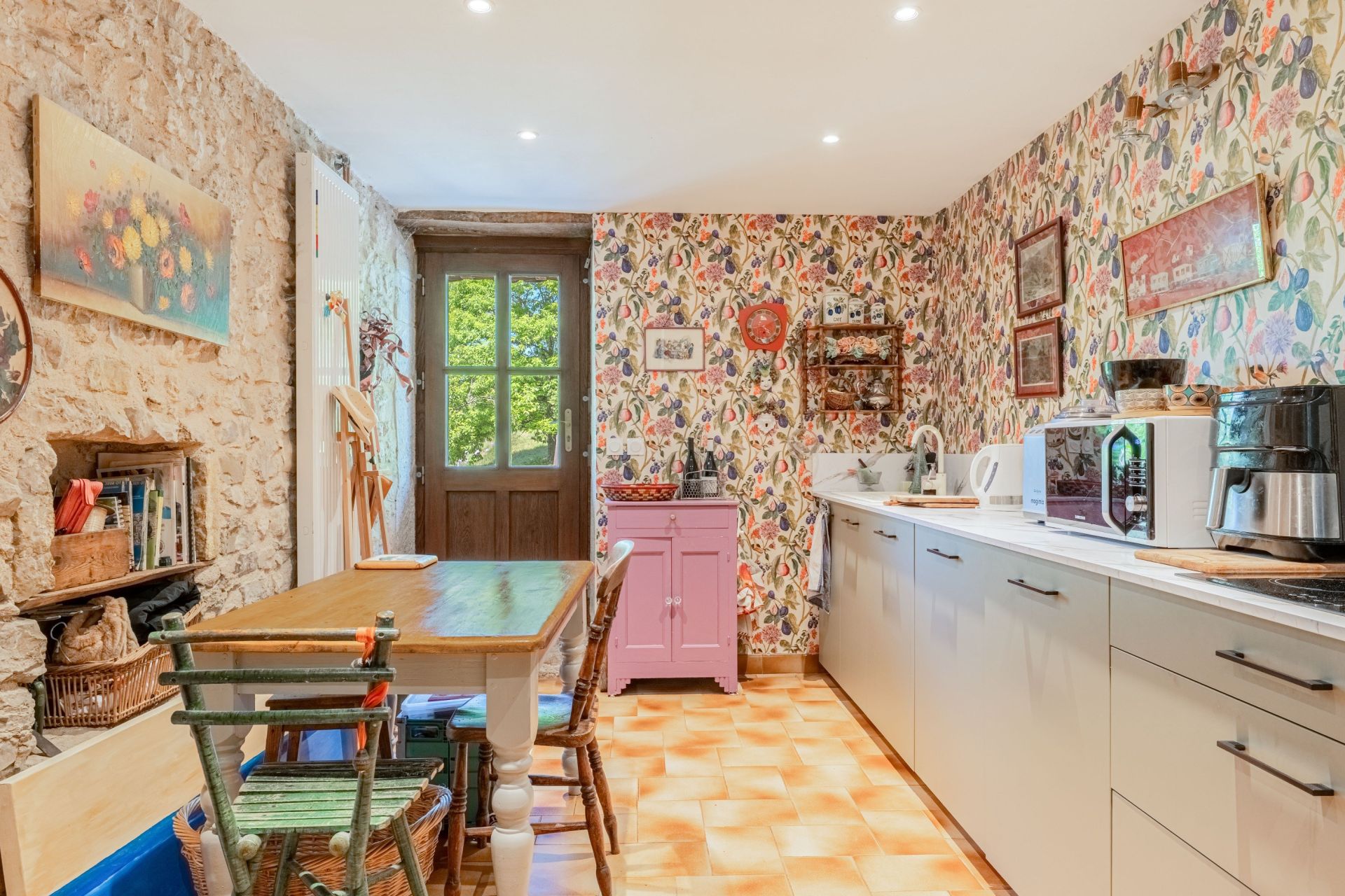 luxury house 8 Rooms for sale on MORESTEL (38510)