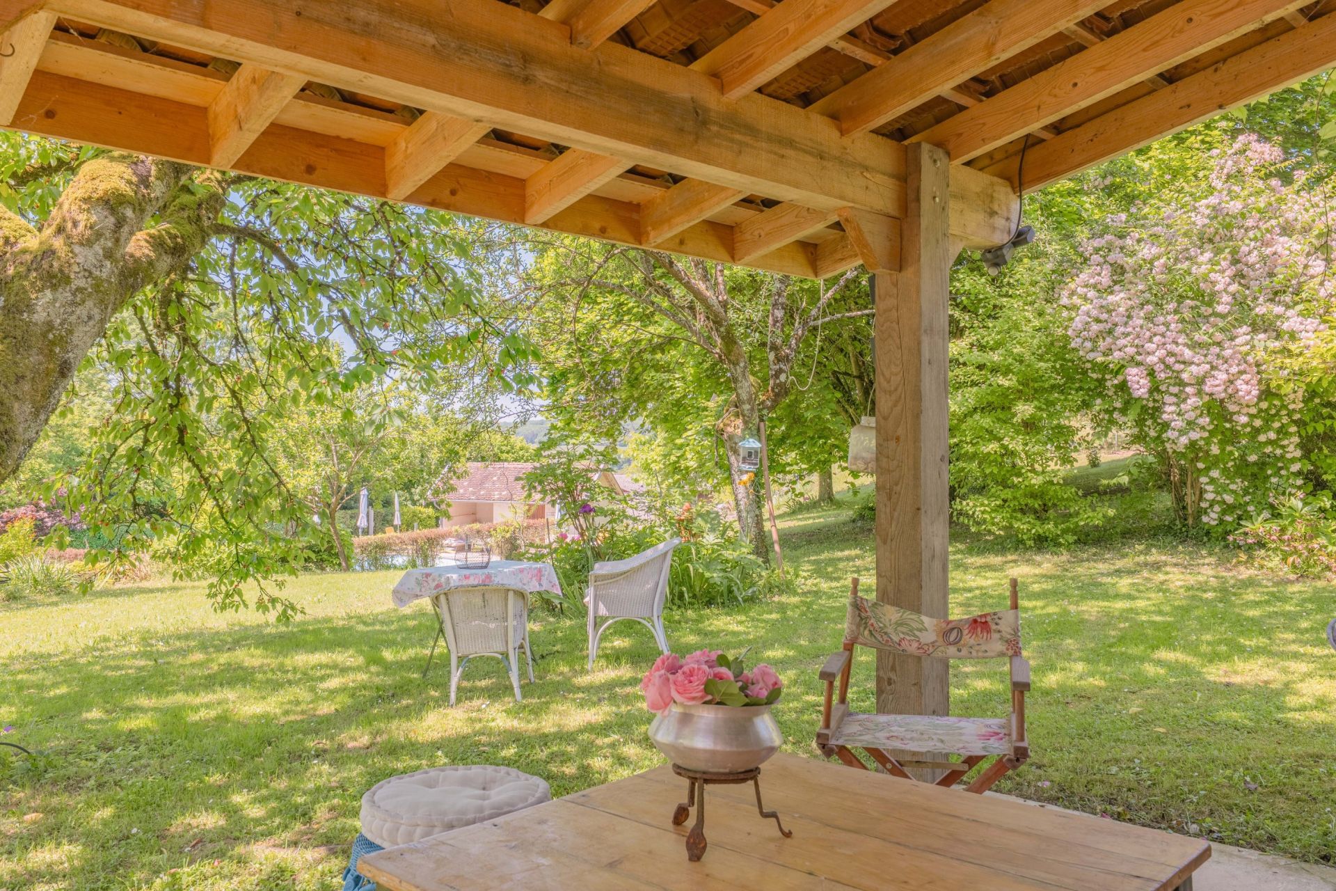 luxury house 8 Rooms for sale on MORESTEL (38510)