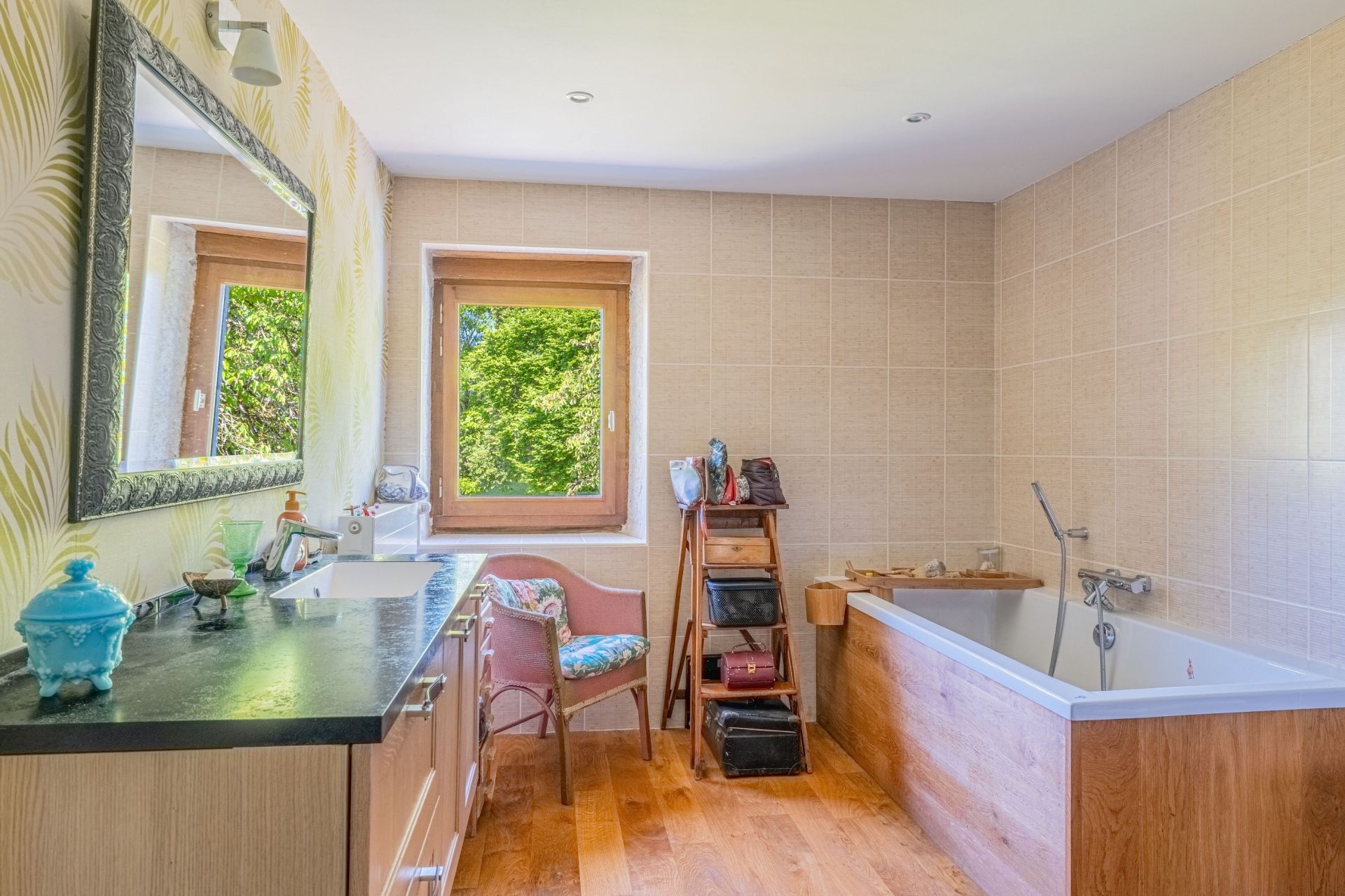 luxury house 8 Rooms for sale on MORESTEL (38510)