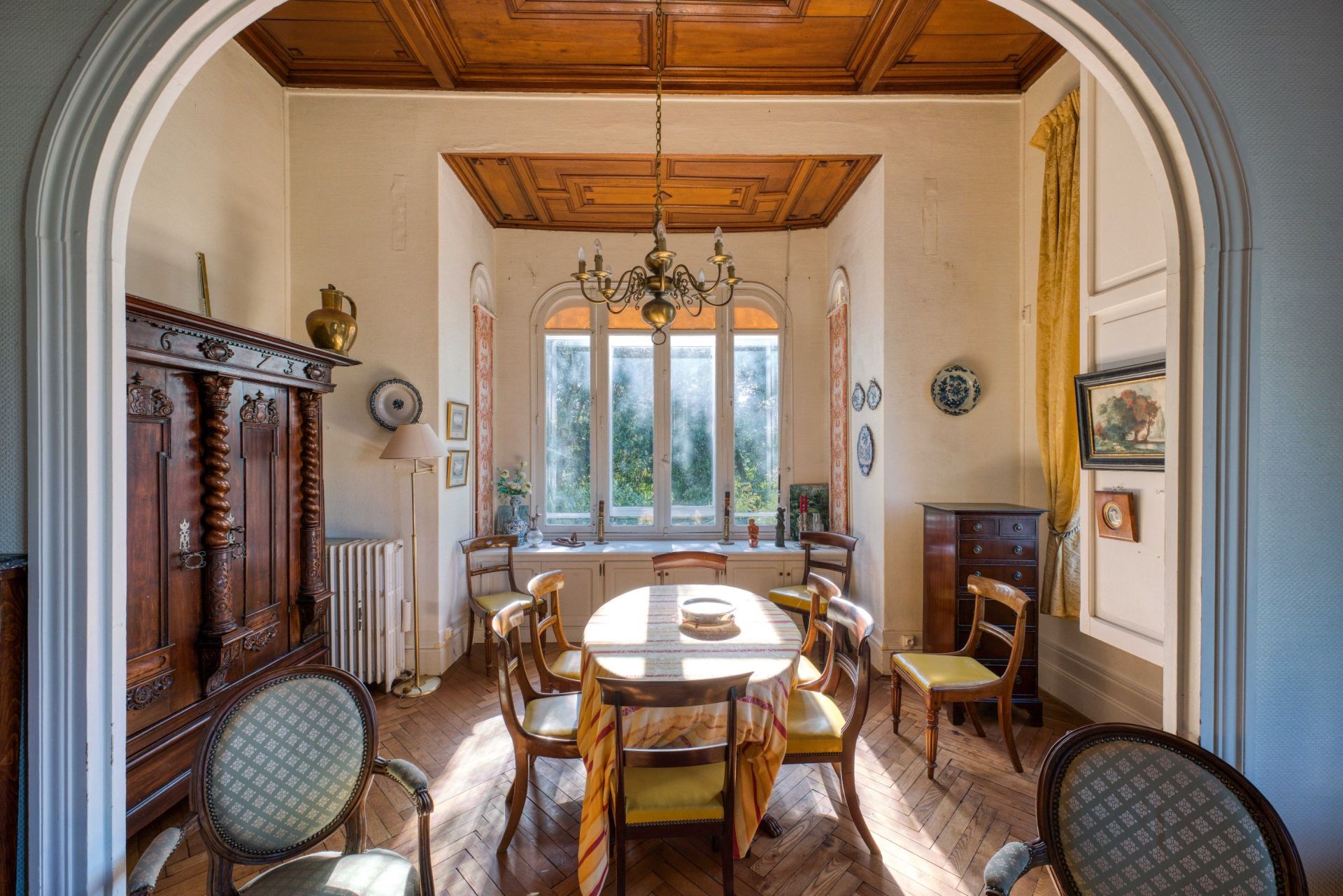 luxury villa 8 Rooms for sale on VAUX SUR MER (17640)