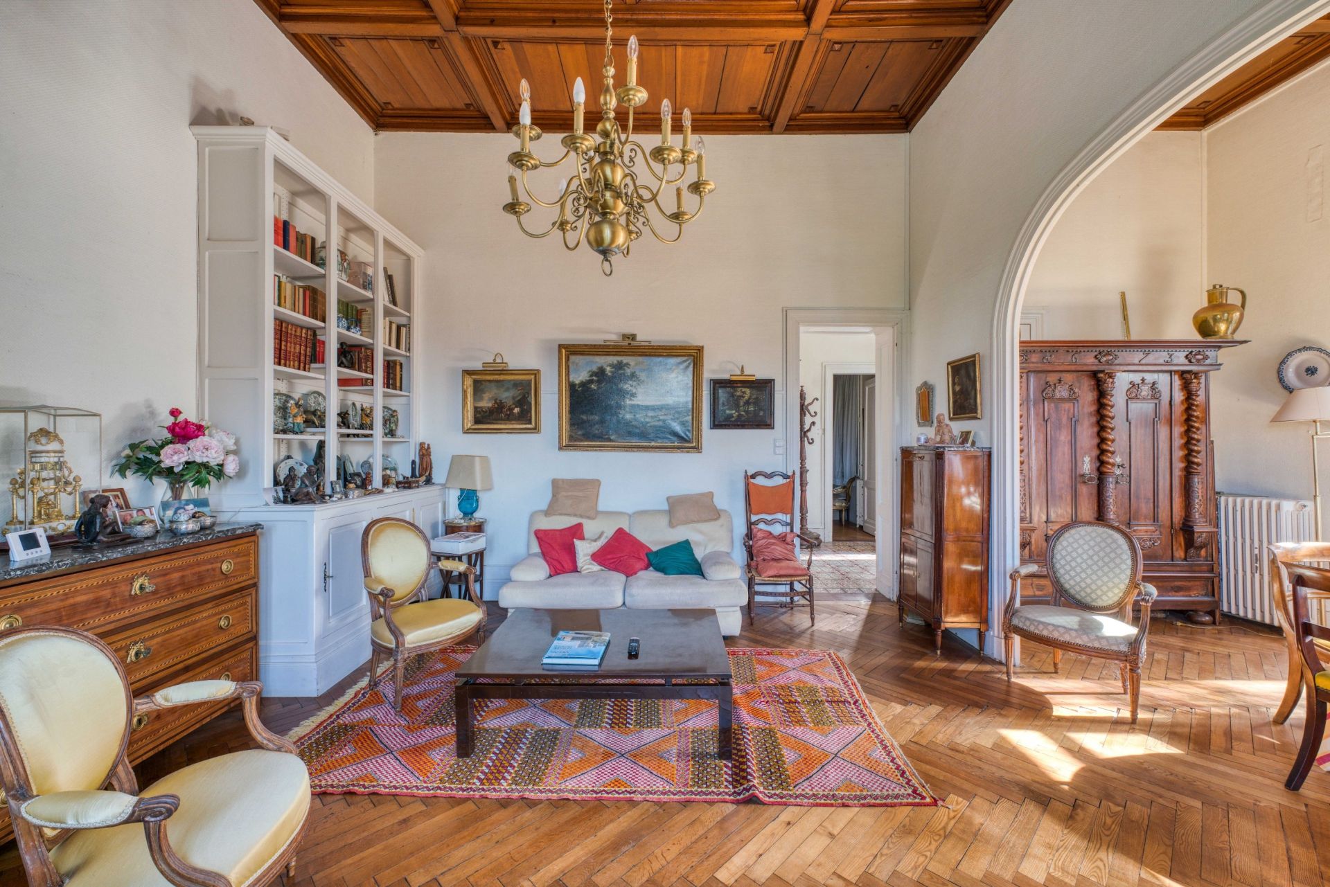 luxury villa 8 Rooms for sale on VAUX SUR MER (17640)