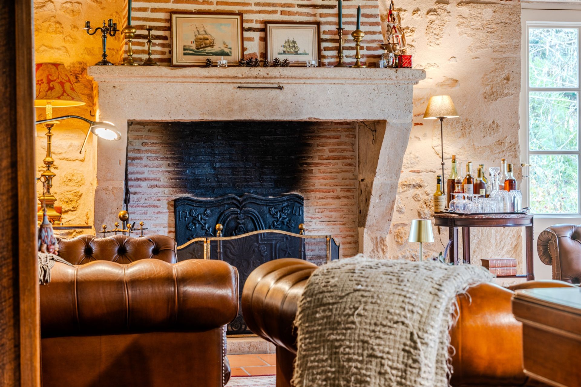 luxury house 7 Rooms for sale on BORDEAUX (33000)
