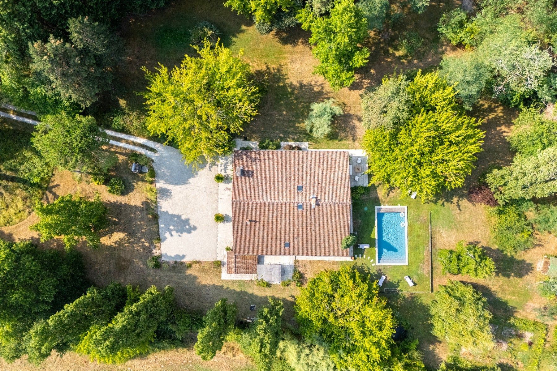 luxury house 7 Rooms for sale on BORDEAUX (33000)