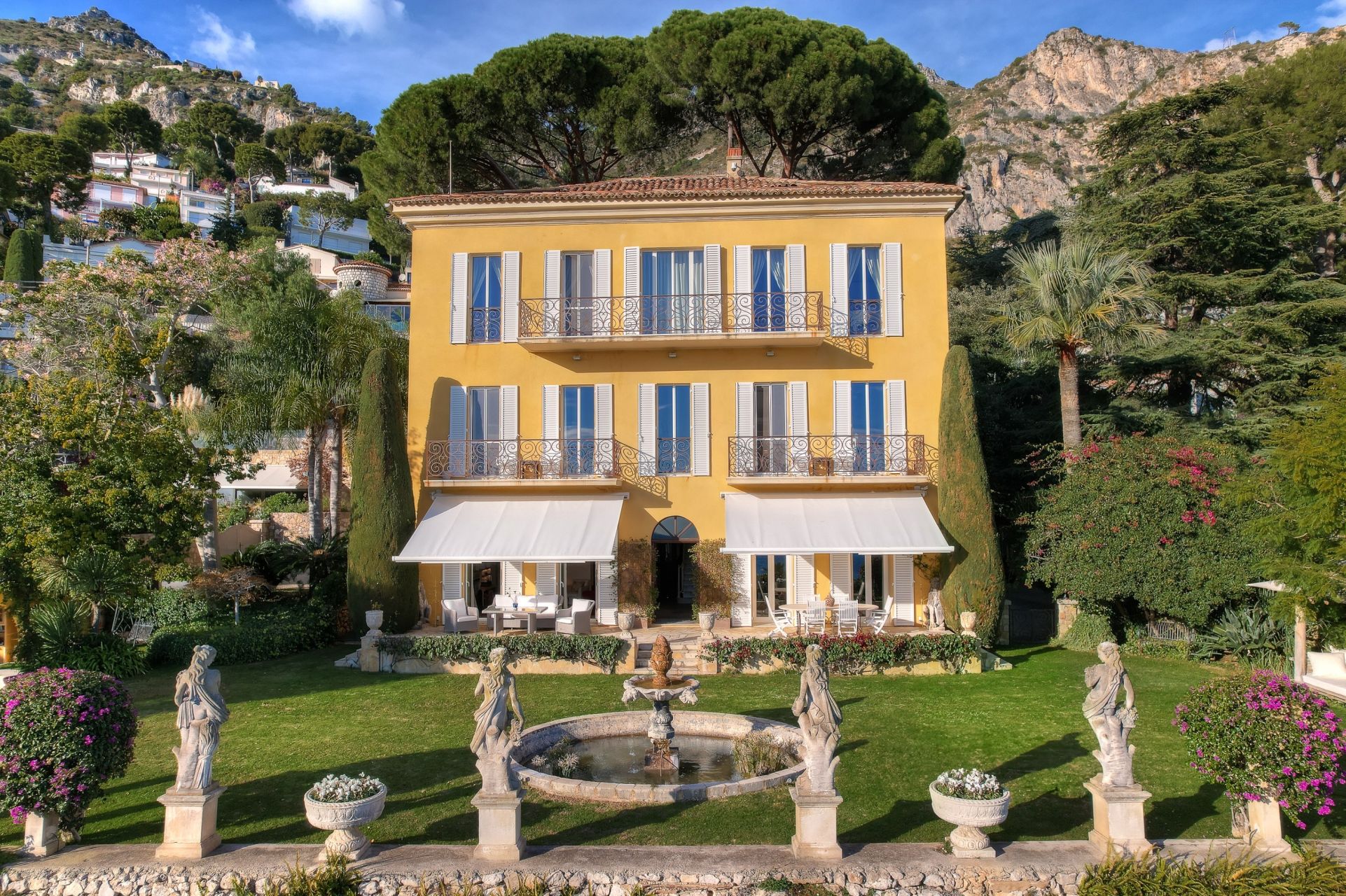 maison de maître 10 Pièces en vente sur EZE (06360)