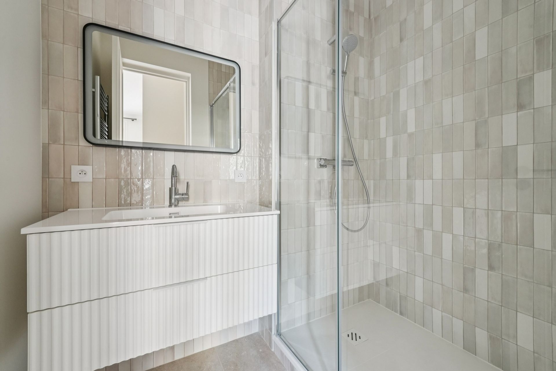luxury apartment 4 Rooms for sale on PARIS (75016)
