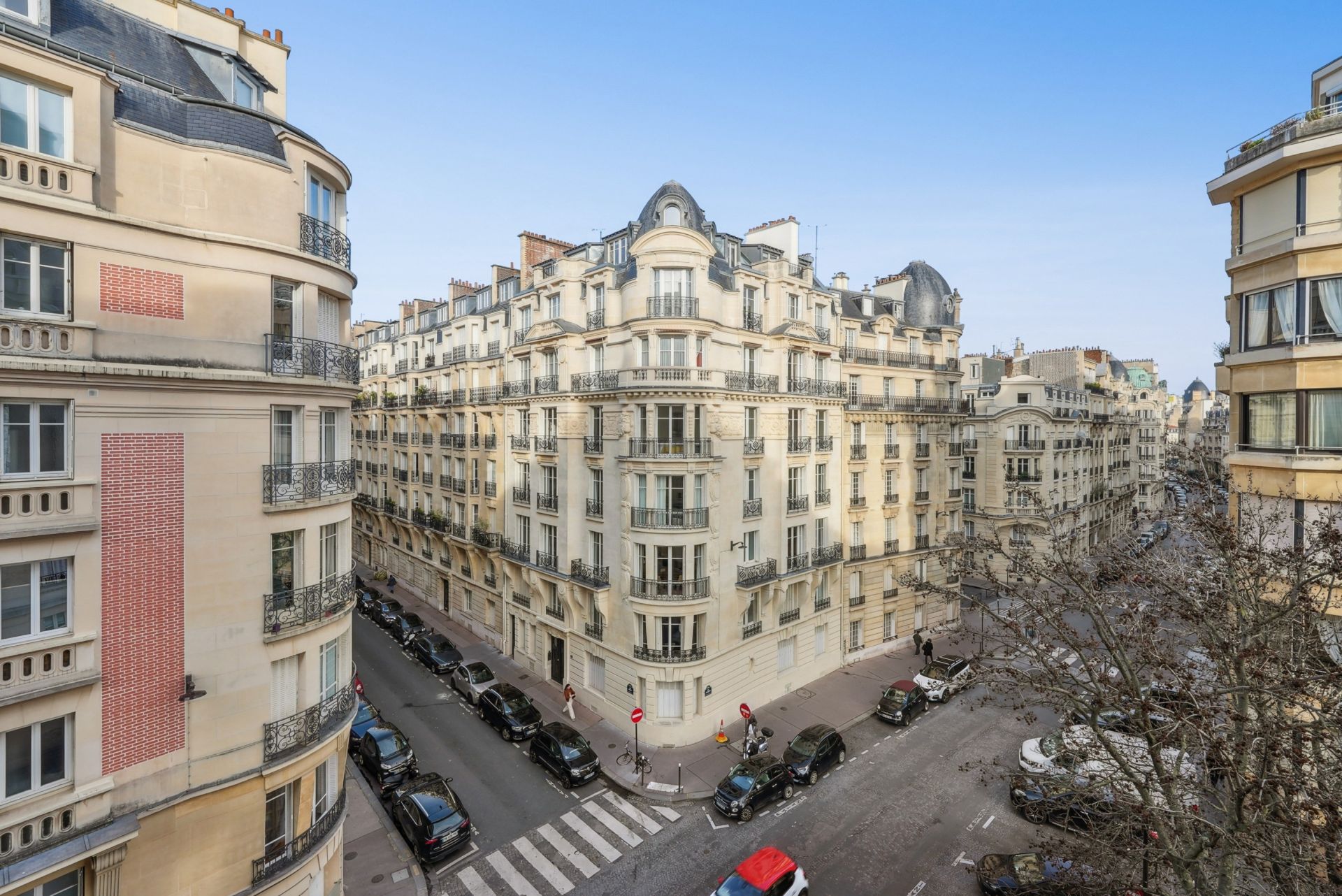luxury apartment 4 Rooms for sale on PARIS (75016)