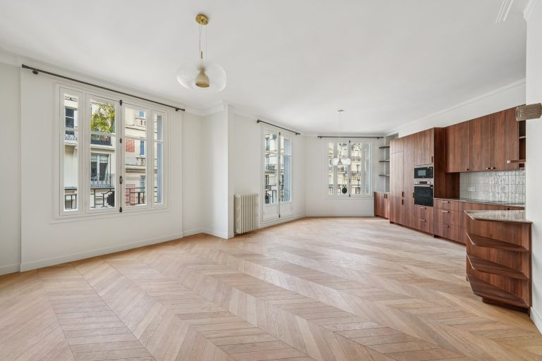 luxury apartment 4 Rooms for sale on PARIS (75016)