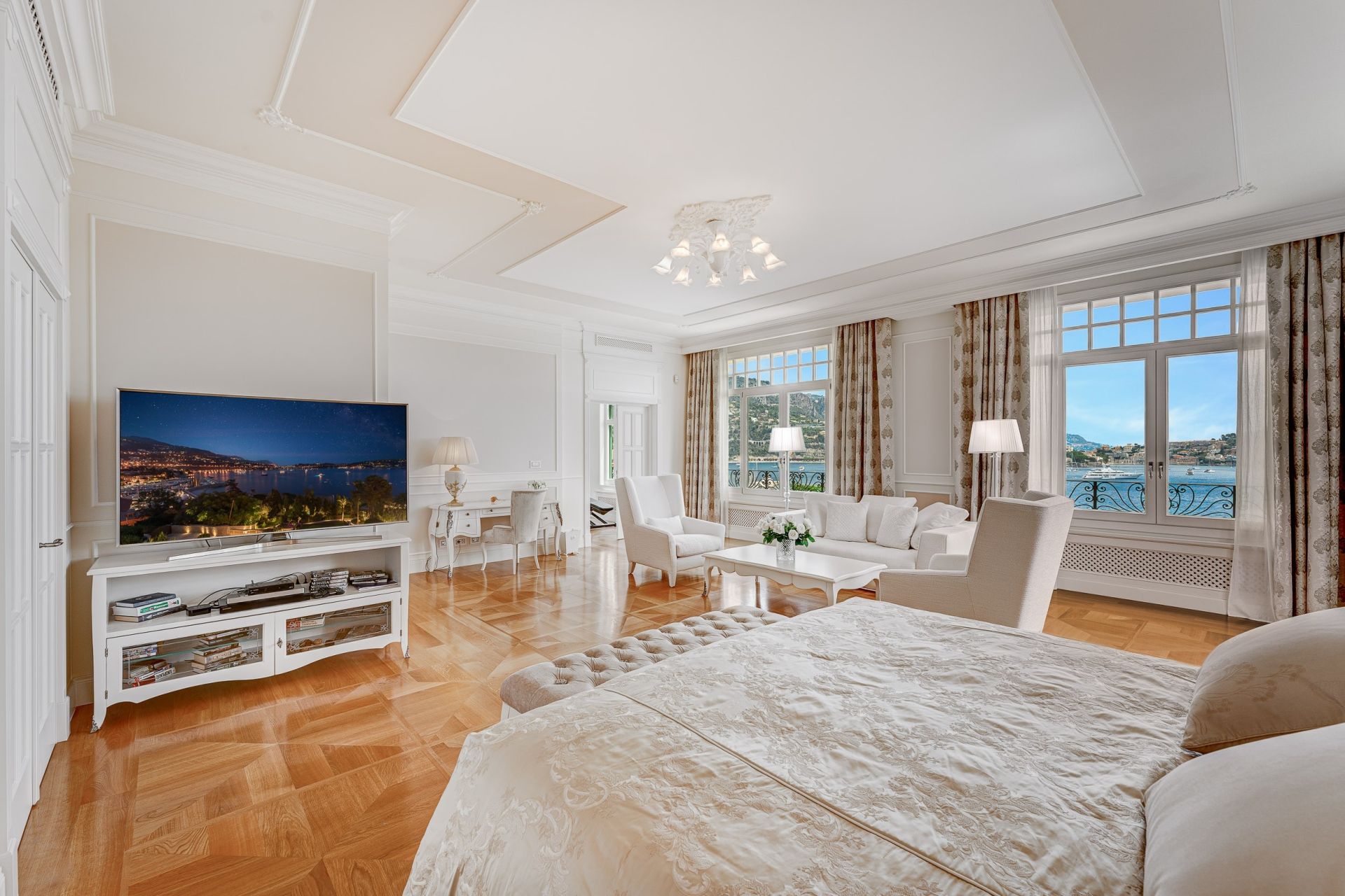 château 9 Pièces en vente sur VILLEFRANCHE SUR MER (06230)