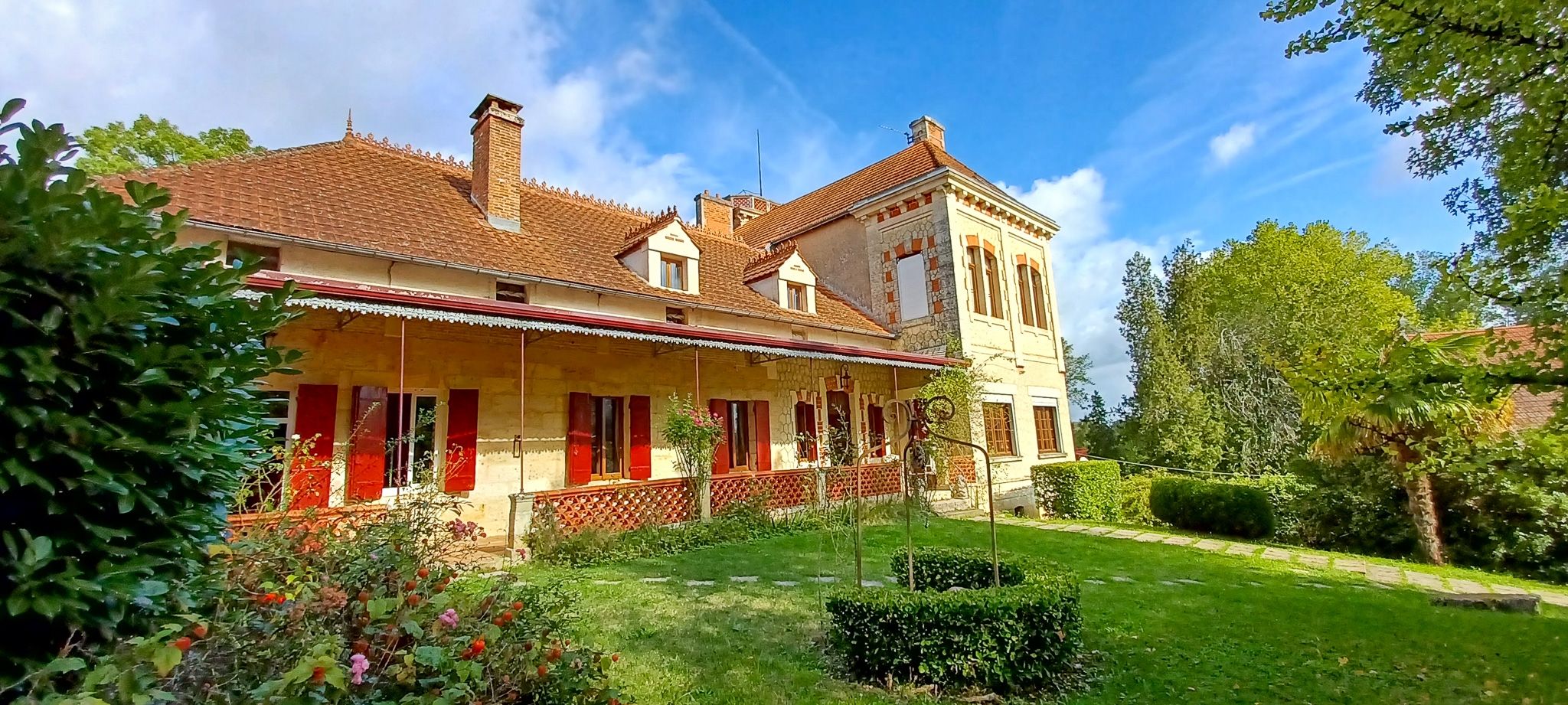 maison de luxe 17 Pièces en vente sur MUSSIDAN (24400)