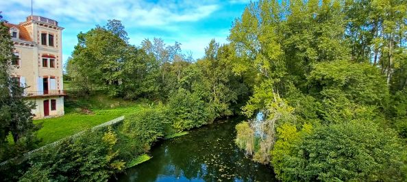 Vente Maison de luxe Mussidan 17&nbsp;Pièces 455&nbsp;m²