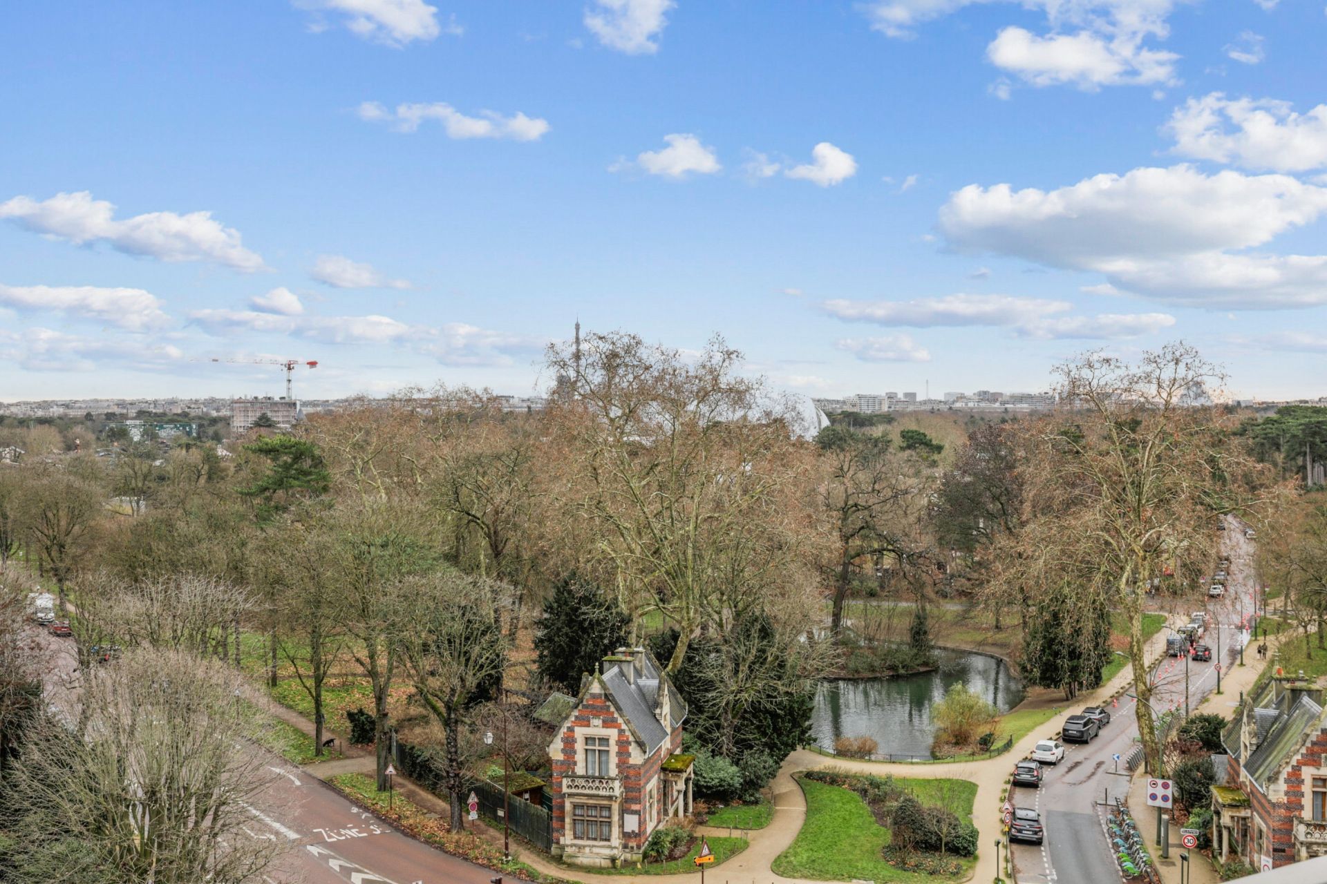 luxury apartment 5 Rooms for sale on NEUILLY SUR SEINE (92200)