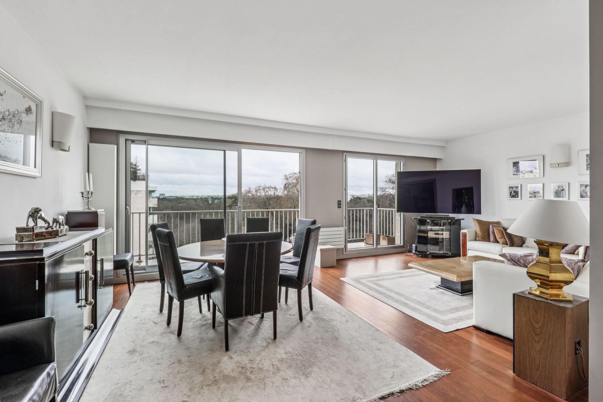 luxury apartment 5 Rooms for sale on NEUILLY SUR SEINE (92200)