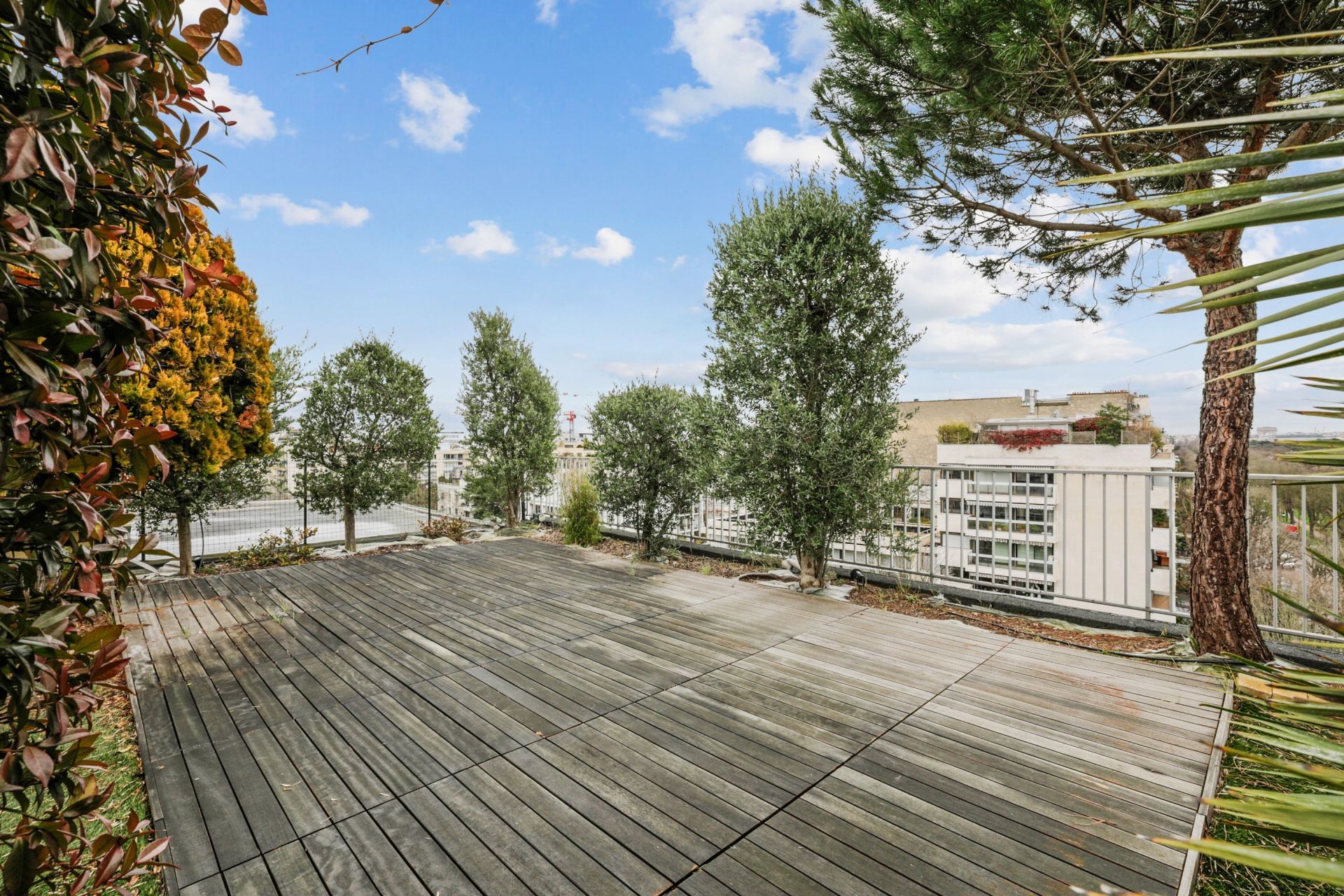 luxury apartment 5 Rooms for sale on NEUILLY SUR SEINE (92200)