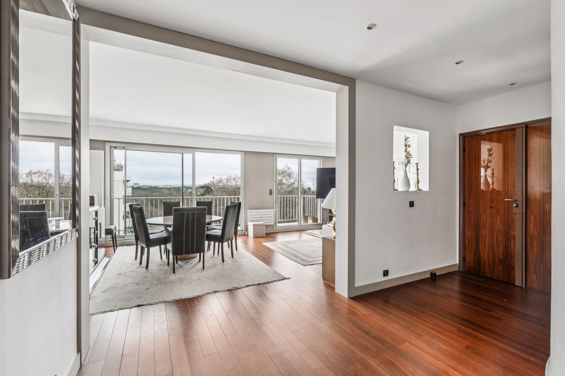 luxury apartment 5 Rooms for sale on NEUILLY SUR SEINE (92200)