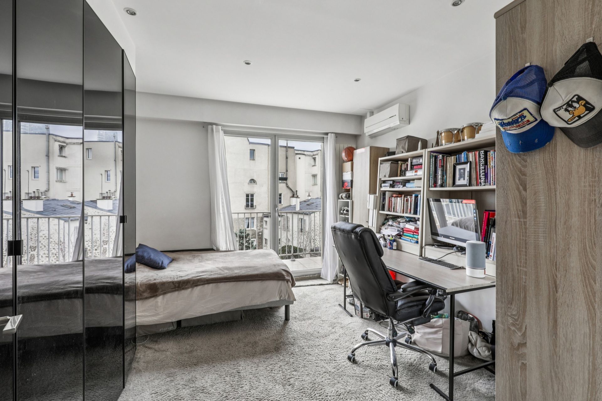 luxury apartment 5 Rooms for sale on NEUILLY SUR SEINE (92200)