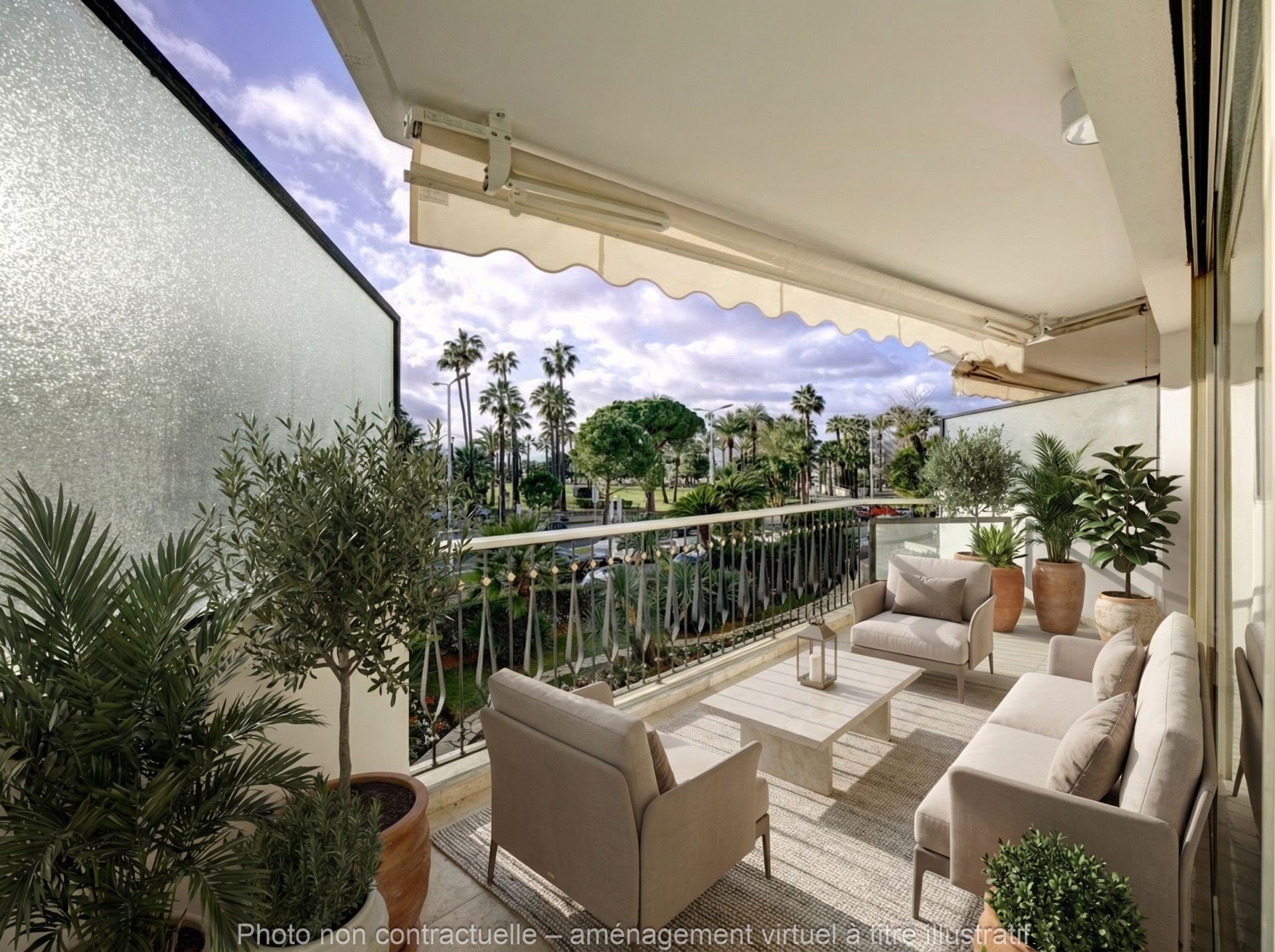 luxury apartment 3 Rooms for sale on CANNES (06400)