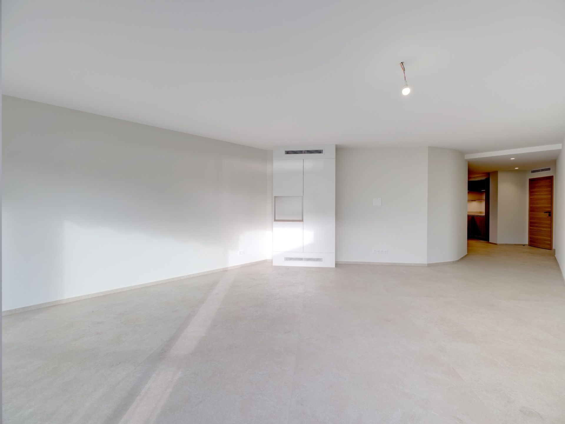 luxury apartment 3 Rooms for sale on CANNES (06400)
