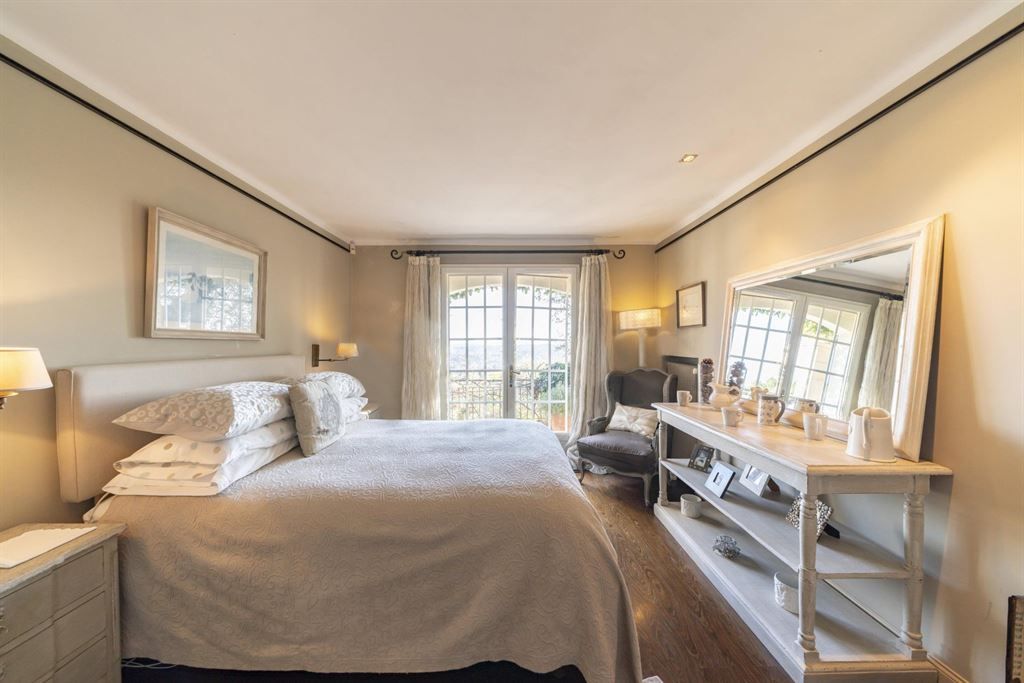 luxury provencale house 6 Rooms for sale on CHATEAUNEUF GRASSE (06740)