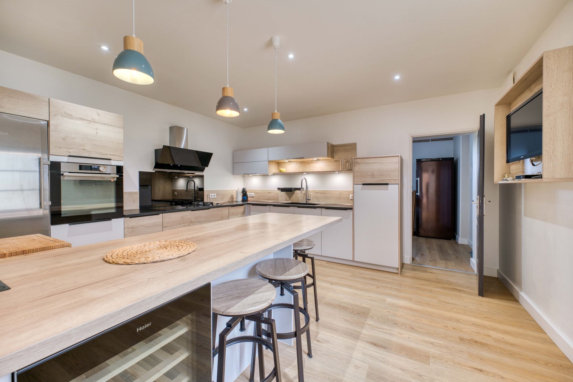 luxury house 6 Rooms for sale on MEDIS (17600)