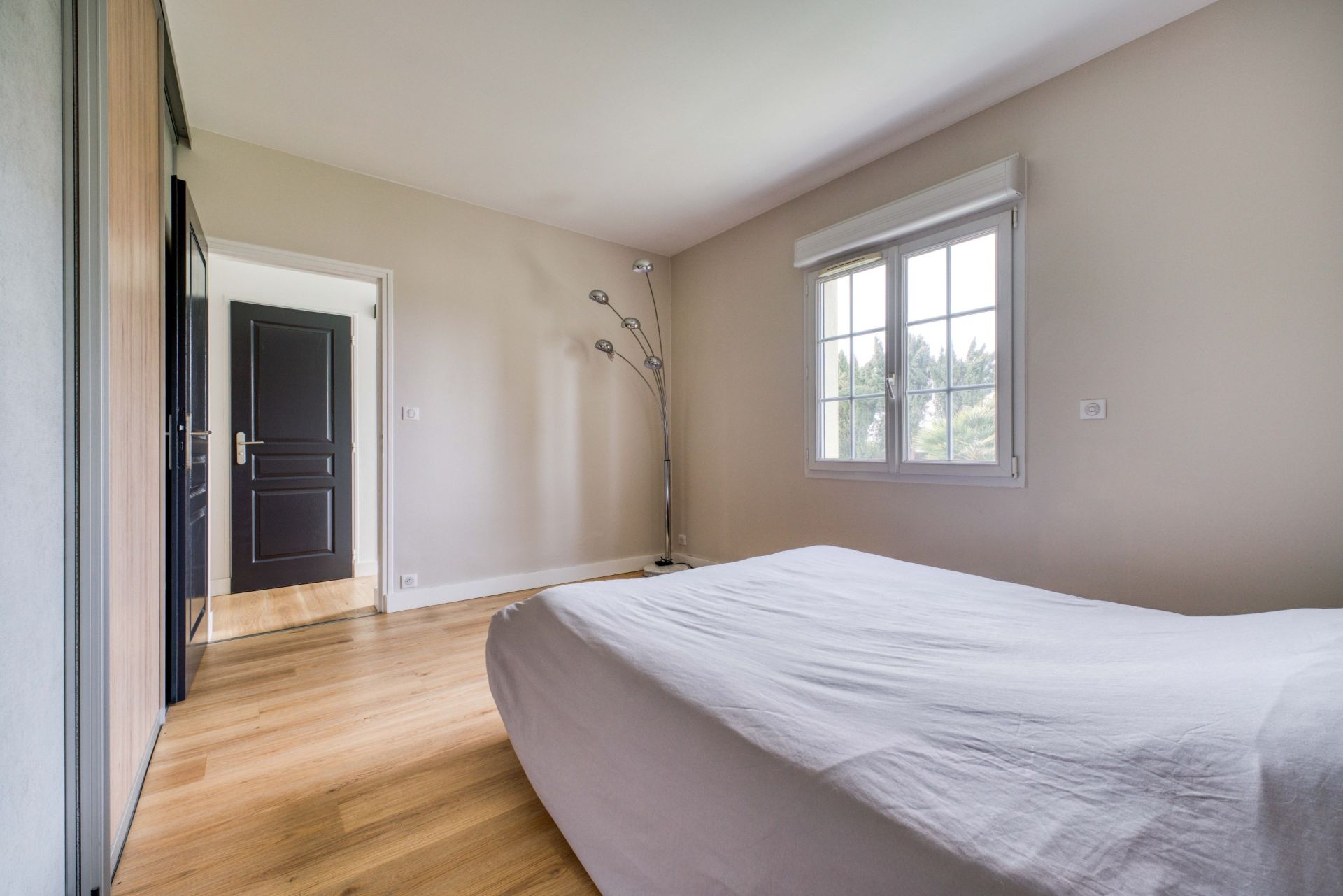 luxury house 6 Rooms for sale on MEDIS (17600)