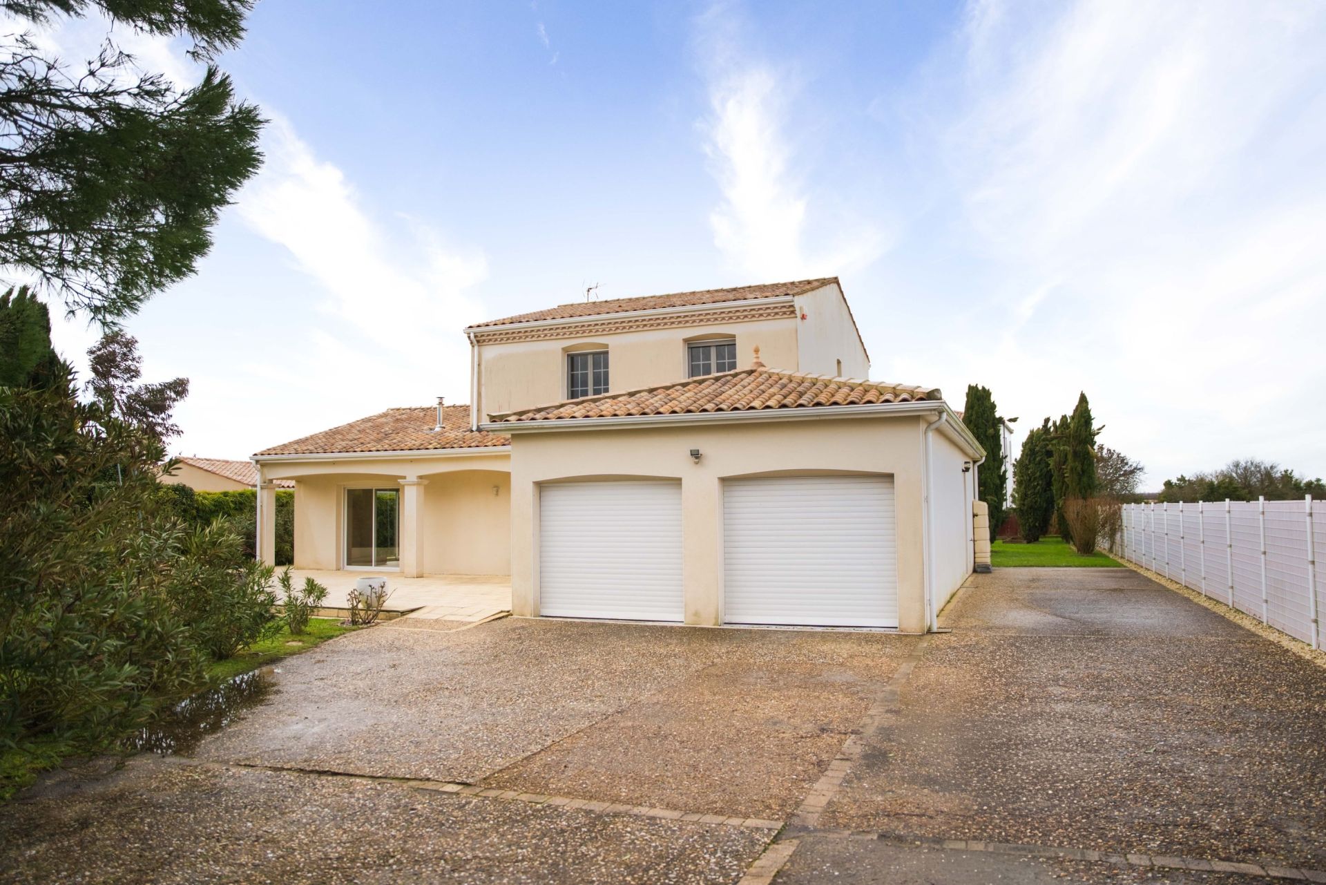 luxury house 6 Rooms for sale on MEDIS (17600)
