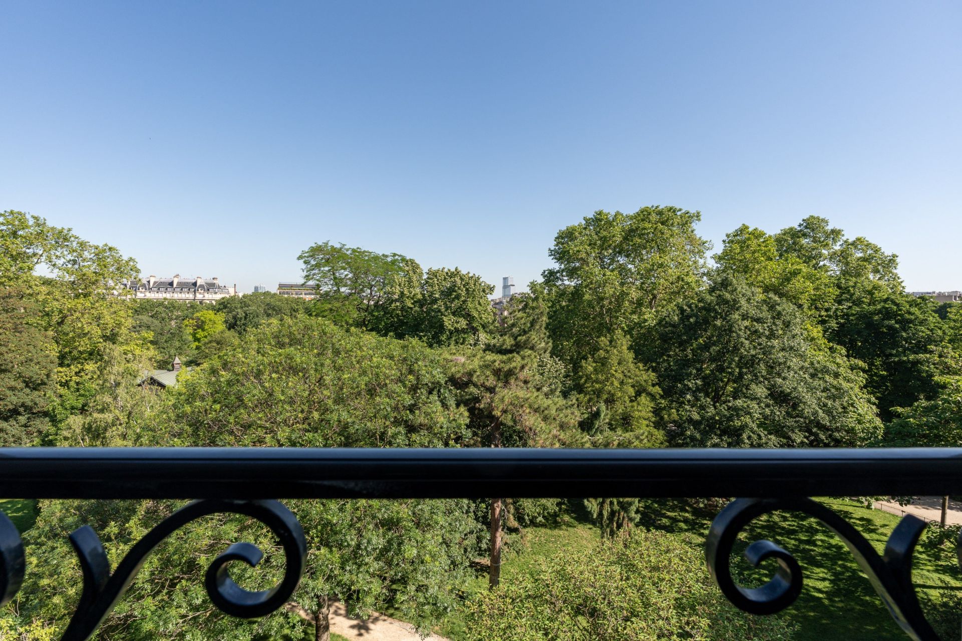 mansion (hôtel particulier) 20 Rooms for sale on PARIS (75008)