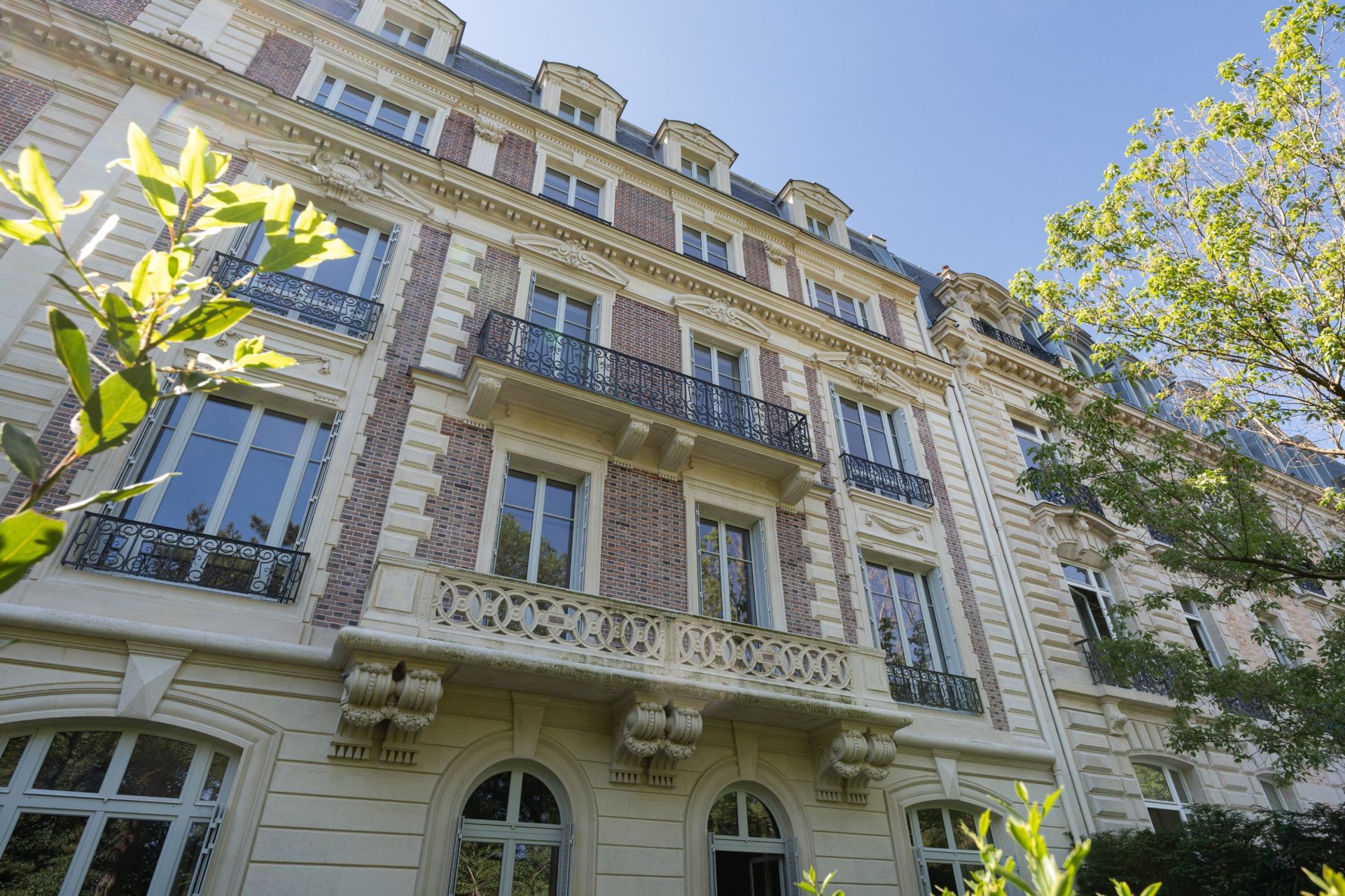 hôtel particulier 20 Pièces en vente sur PARIS (75008)