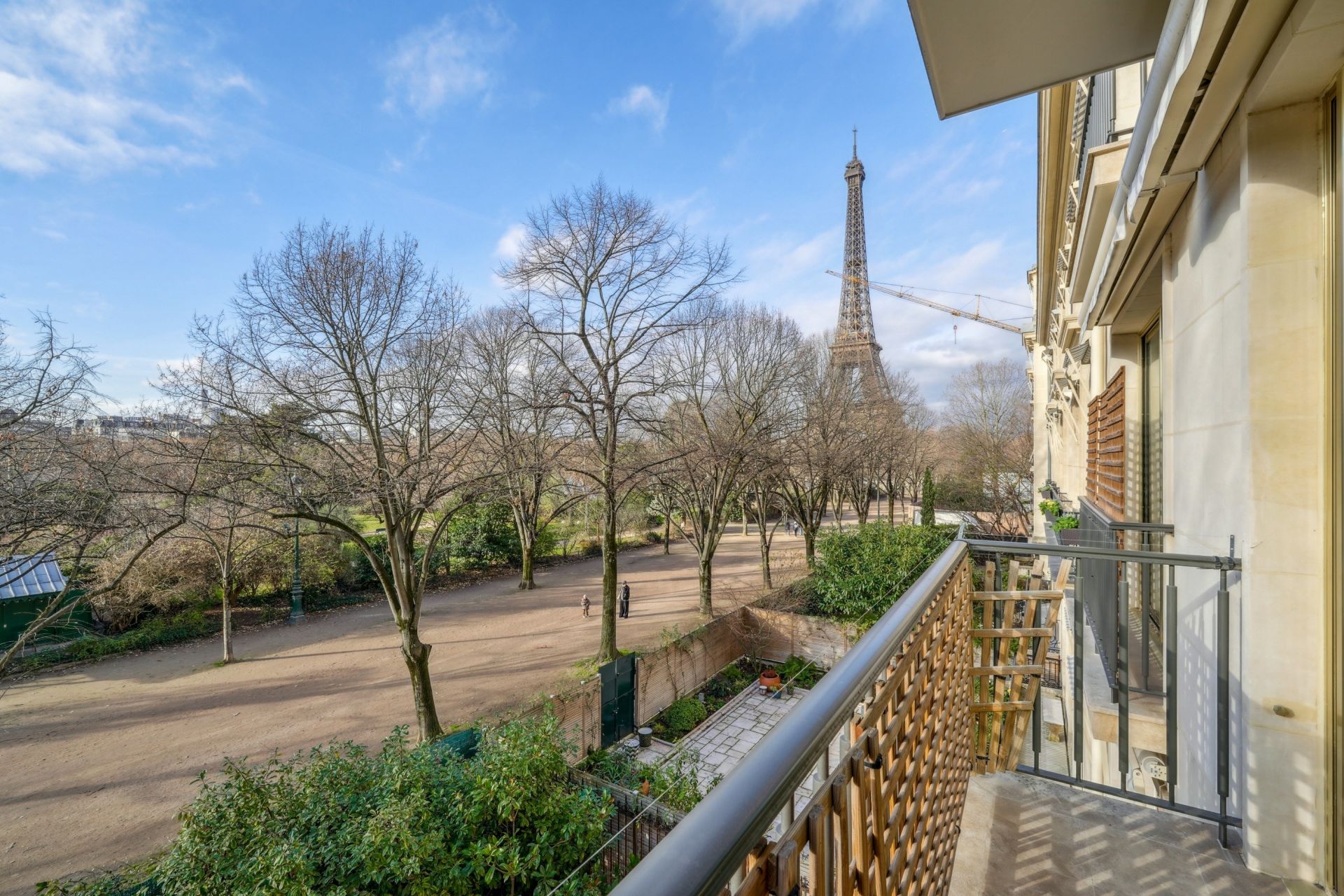 luxury apartment 4 Rooms for rent on PARIS (75007)